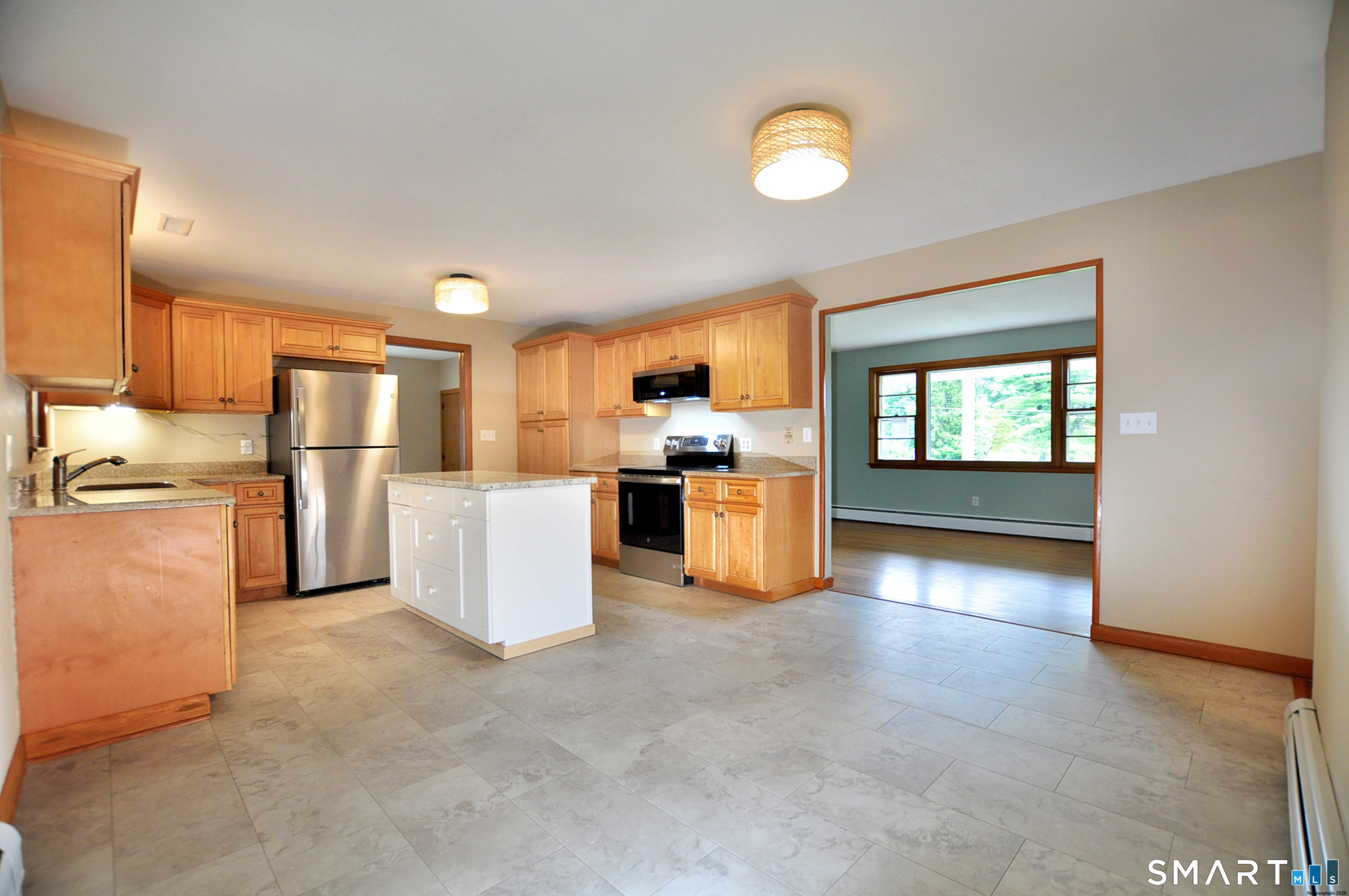 84 Holcomb Street photo 16