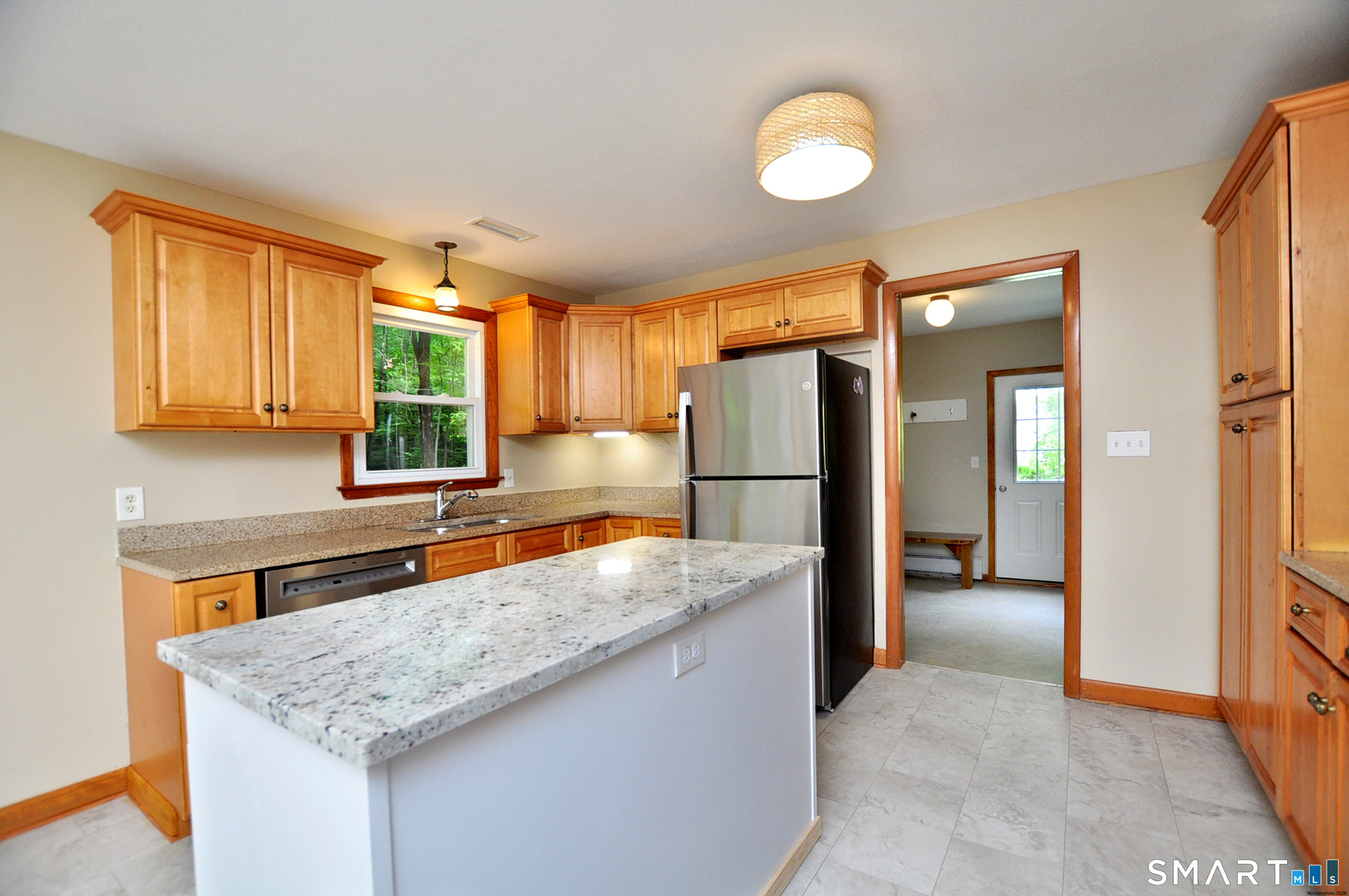 84 Holcomb Street photo 19
