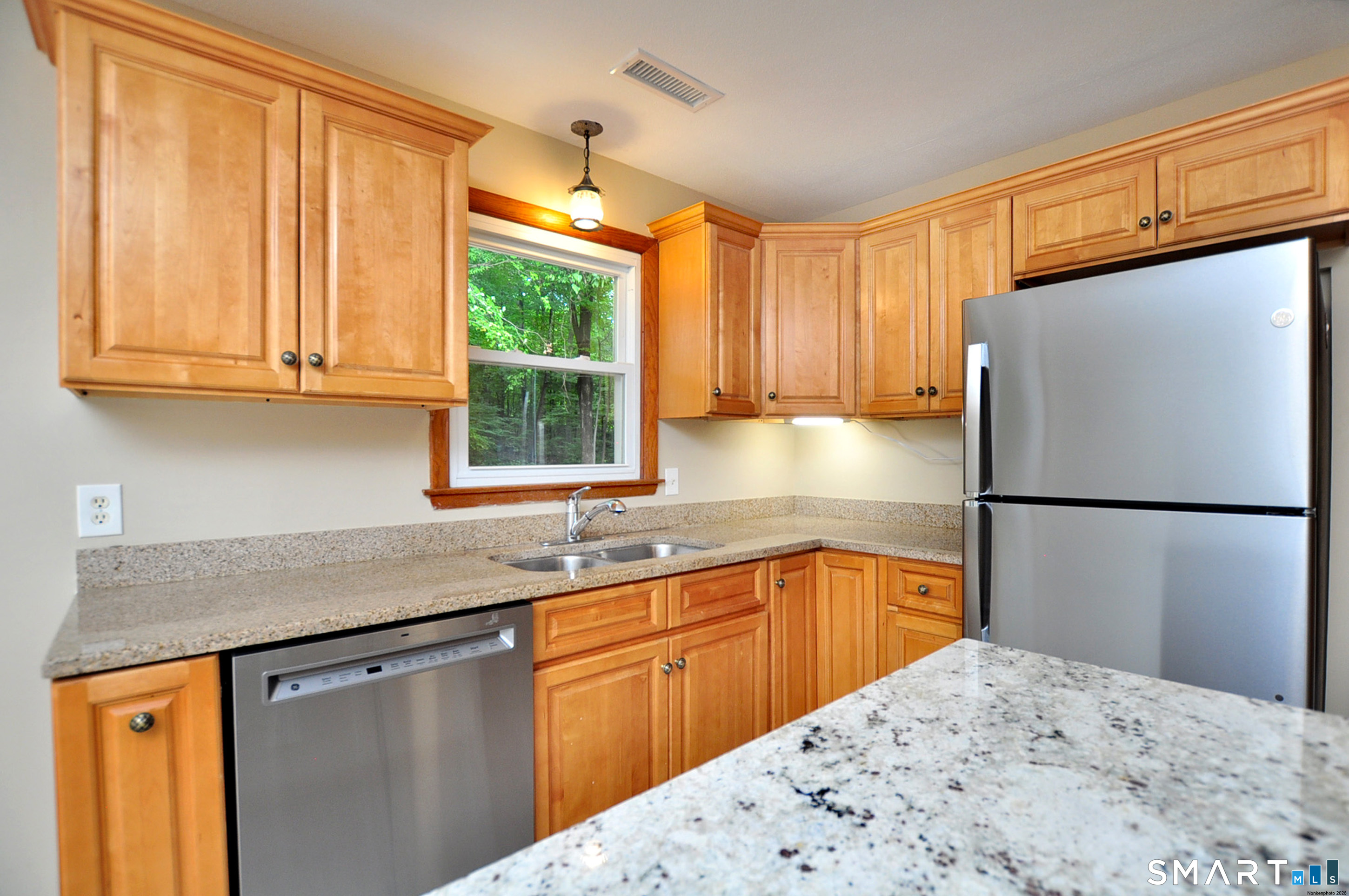 84 Holcomb Street photo 20