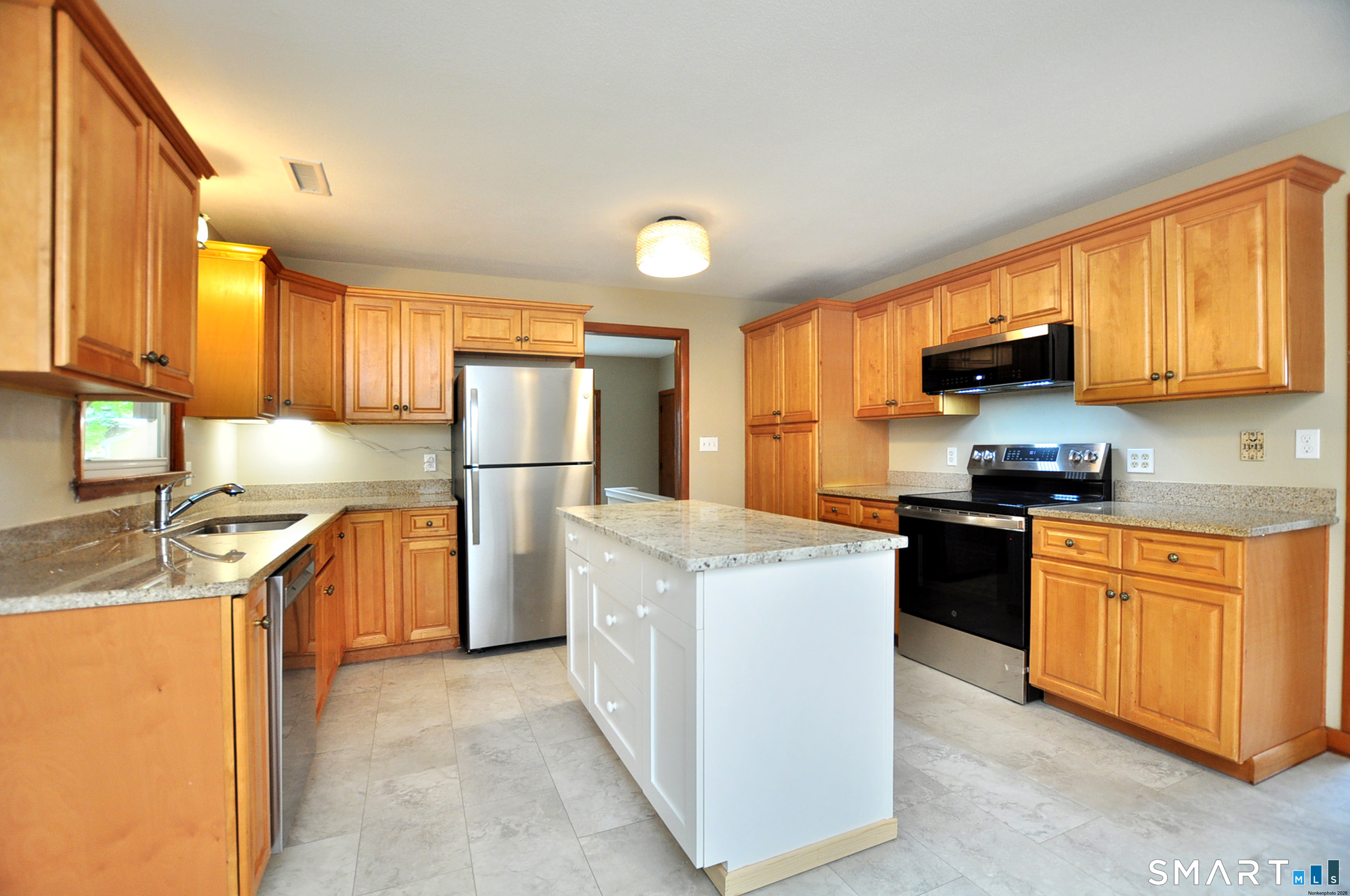 84 Holcomb Street photo 22