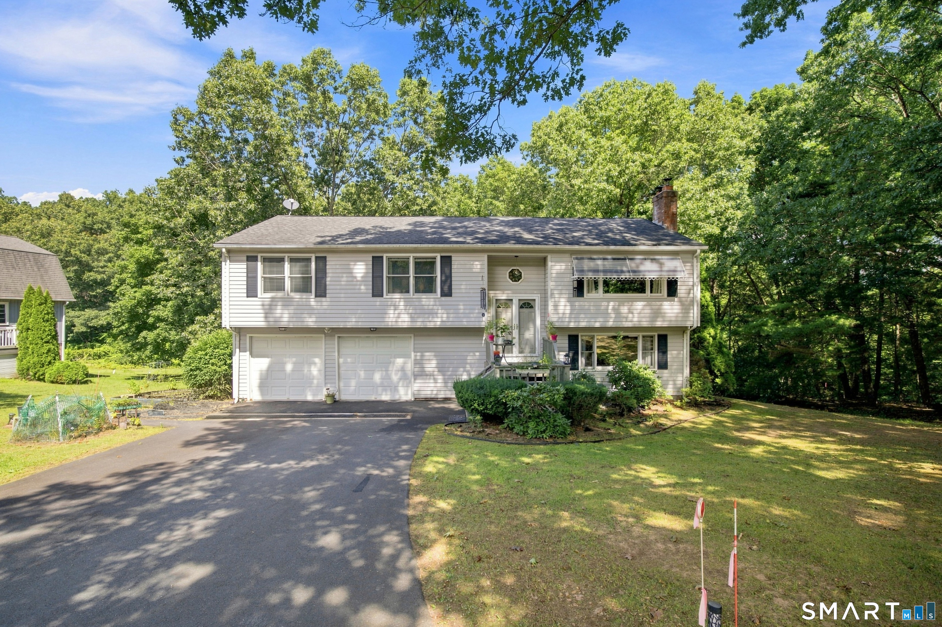 Photo 1 of Single family home for sale at 4 Woodland Holw St, Windsor Locks, CT 06096 | MLS# 24200665 | Listing updated on 2026-09-13