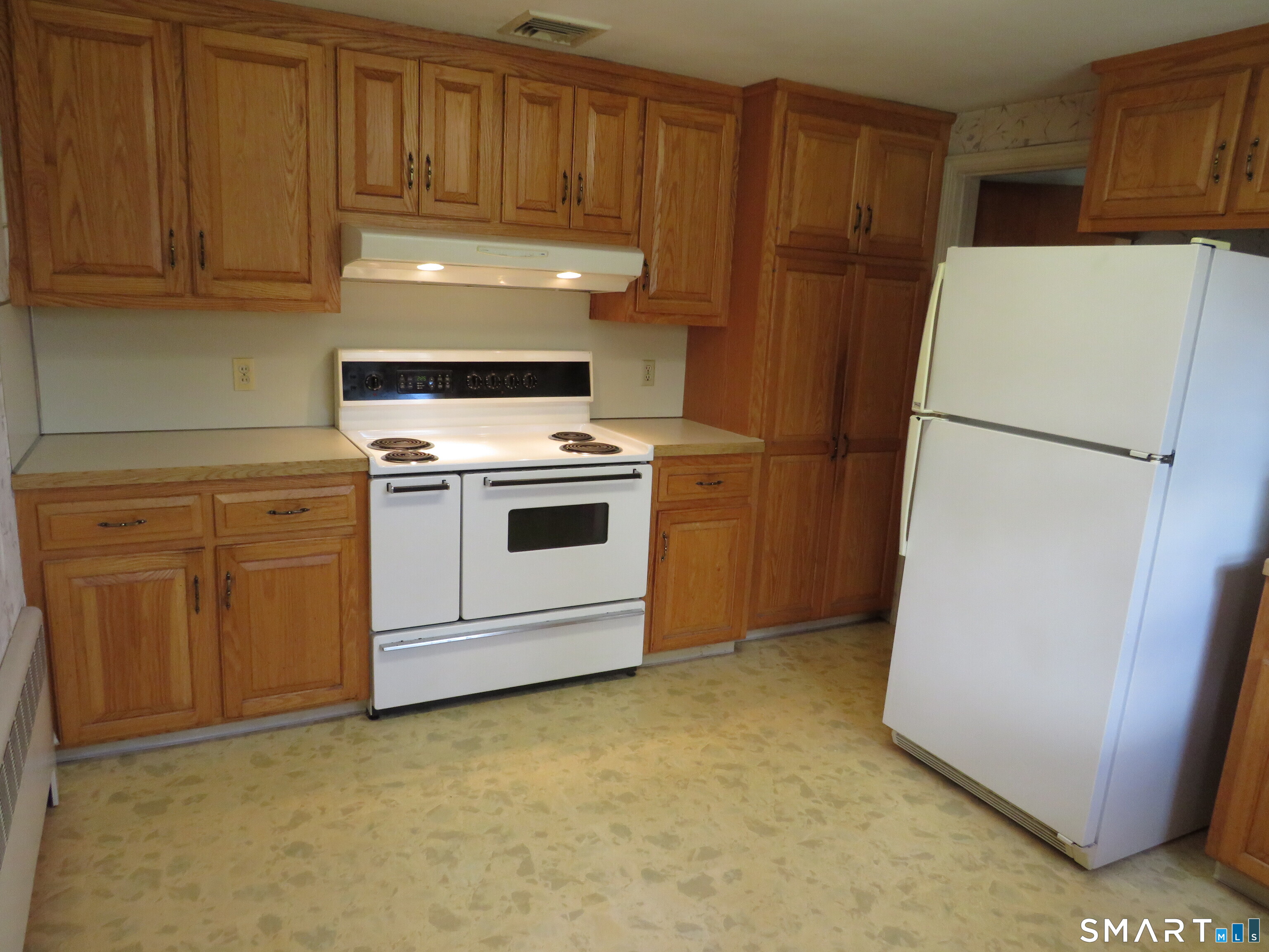 562 Wells Road photo 10