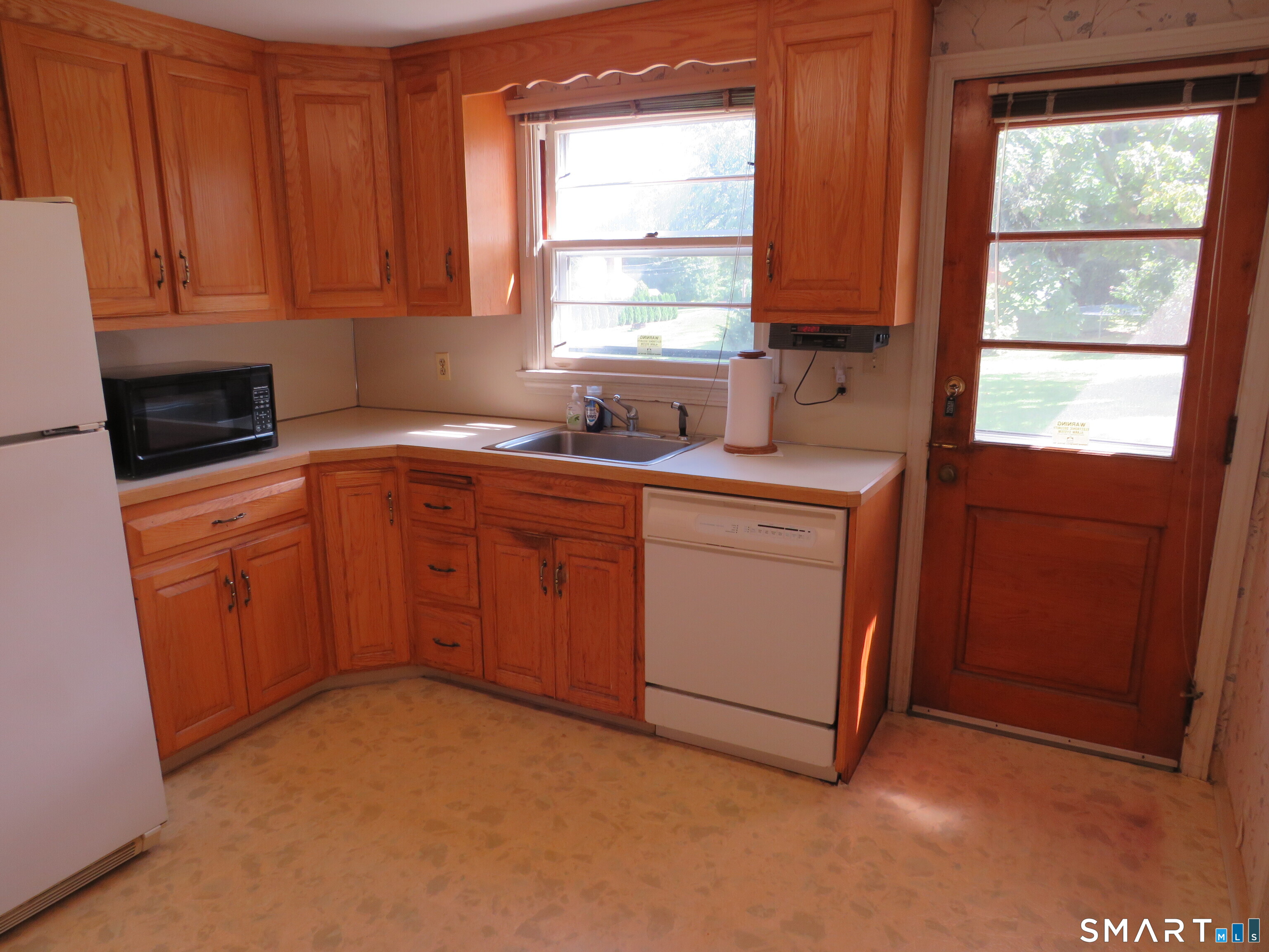 562 Wells Road photo 11
