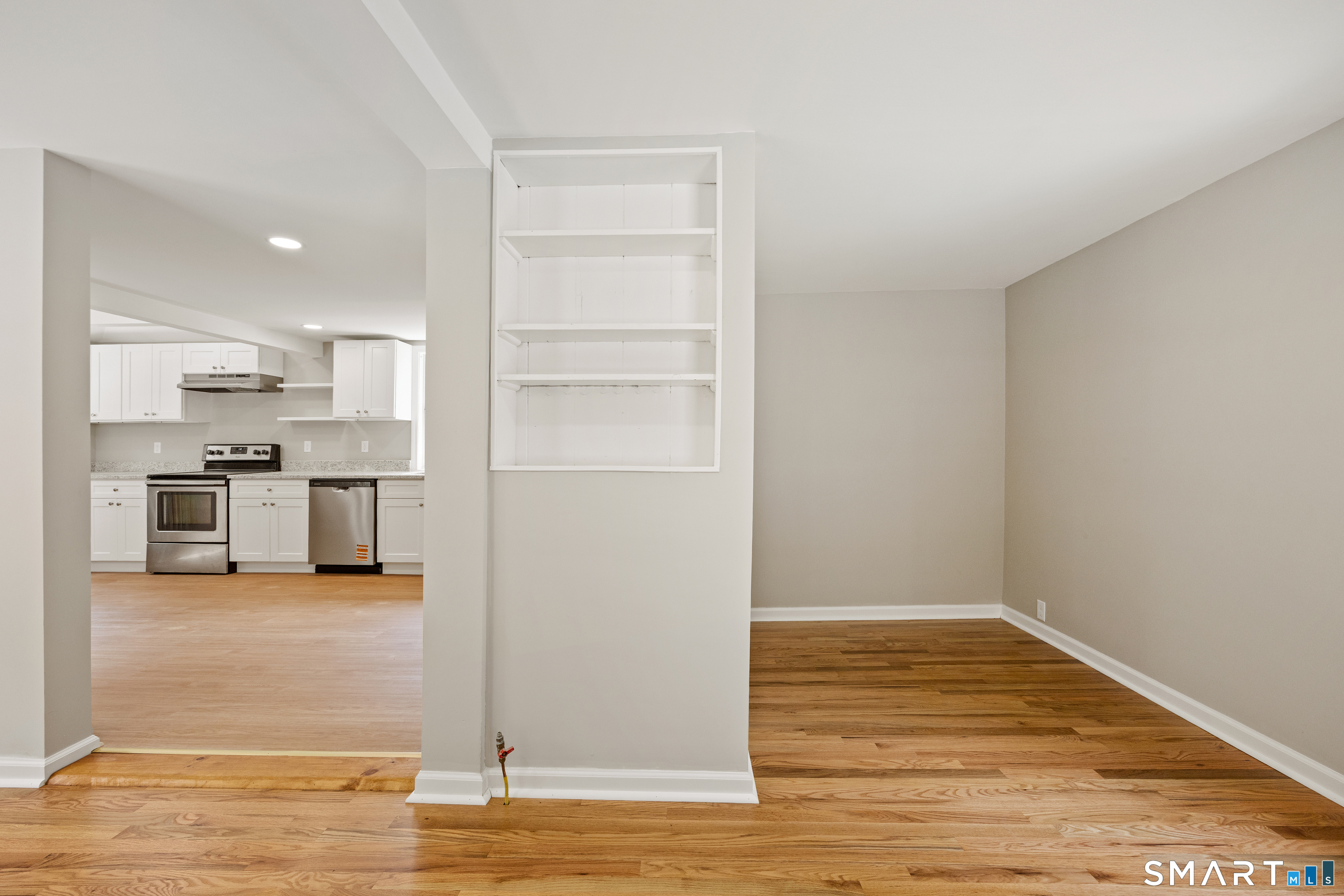 327 Steinmann Avenue photo 13