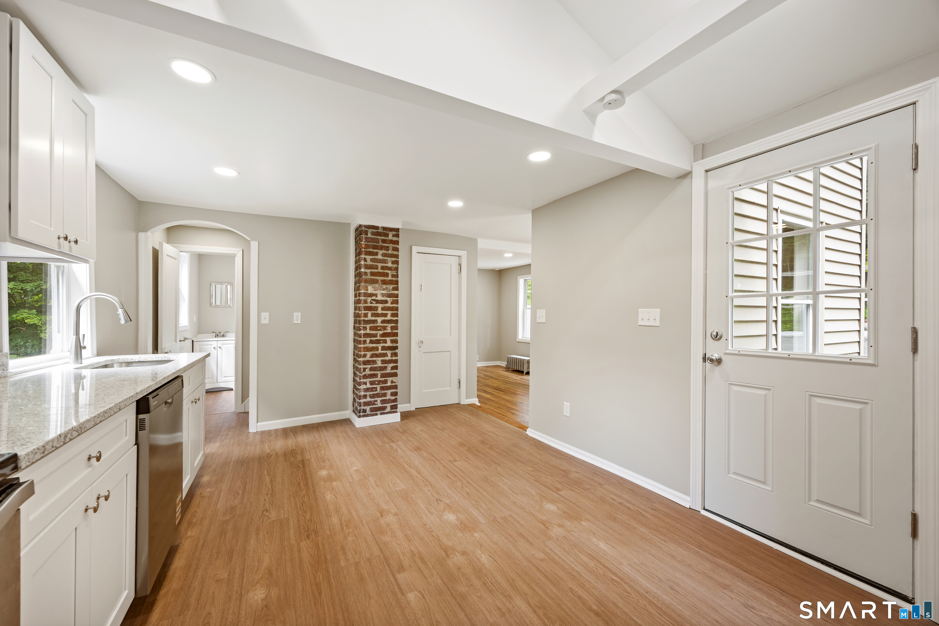 327 Steinmann Avenue photo 10