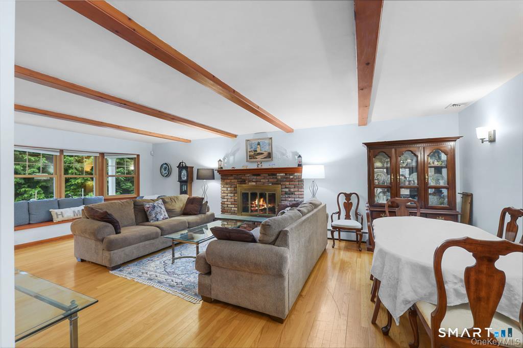 Photo 4 of Single family home for sale at 2 Foxey Ln, Mahopac, NY 10541 | MLS# 24197059 | Listing updated on 2026-09-09