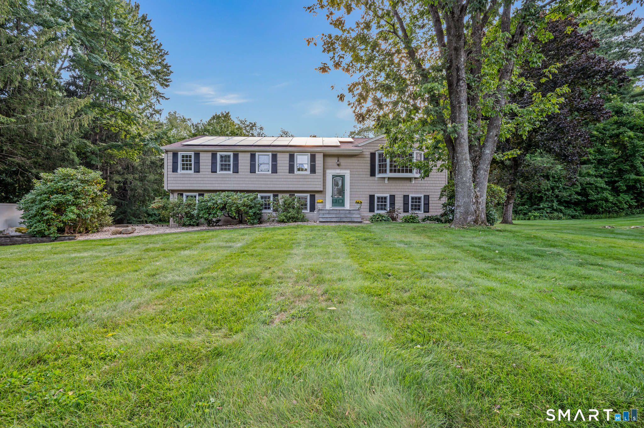 Photo 2 of Single family home for sale at 7 Banbury Dr, West Simsbury, CT 06092 | MLS# 24204218 | Listing updated on 2026-09-17