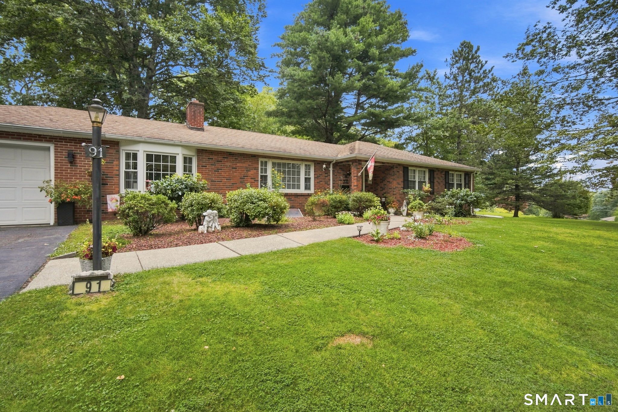 Photo 2 of Single family home for sale at 91 Forest Dr, Wethersfield, CT 06109 | MLS# 24203782 | Listing updated on 2026-09-18
