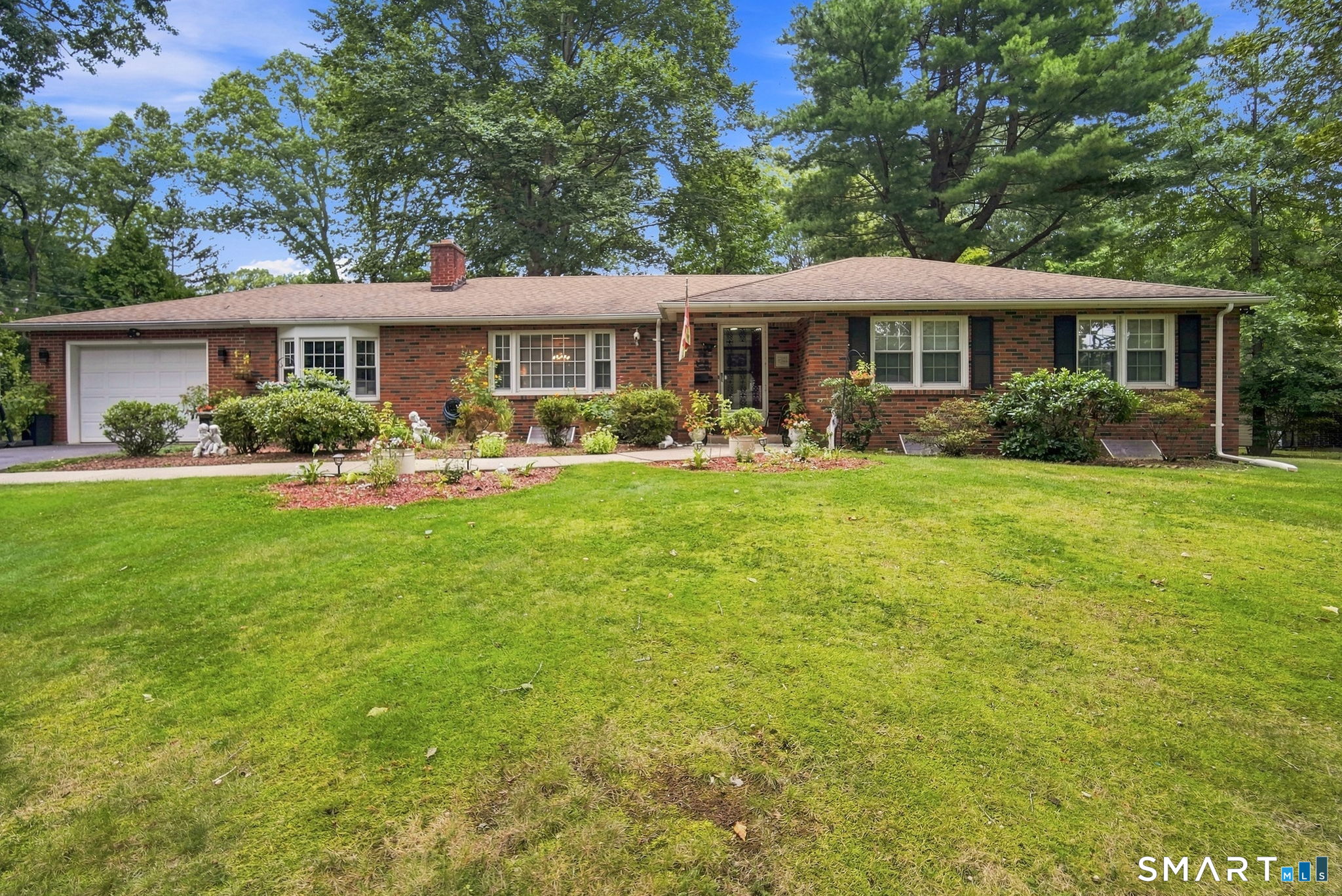 Photo 3 of Single family home for sale at 91 Forest Dr, Wethersfield, CT 06109 | MLS# 24203782 | Listing updated on 2026-09-18