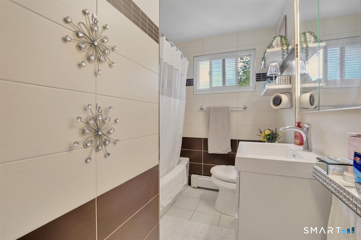 6 McKenna Drive photo 15
