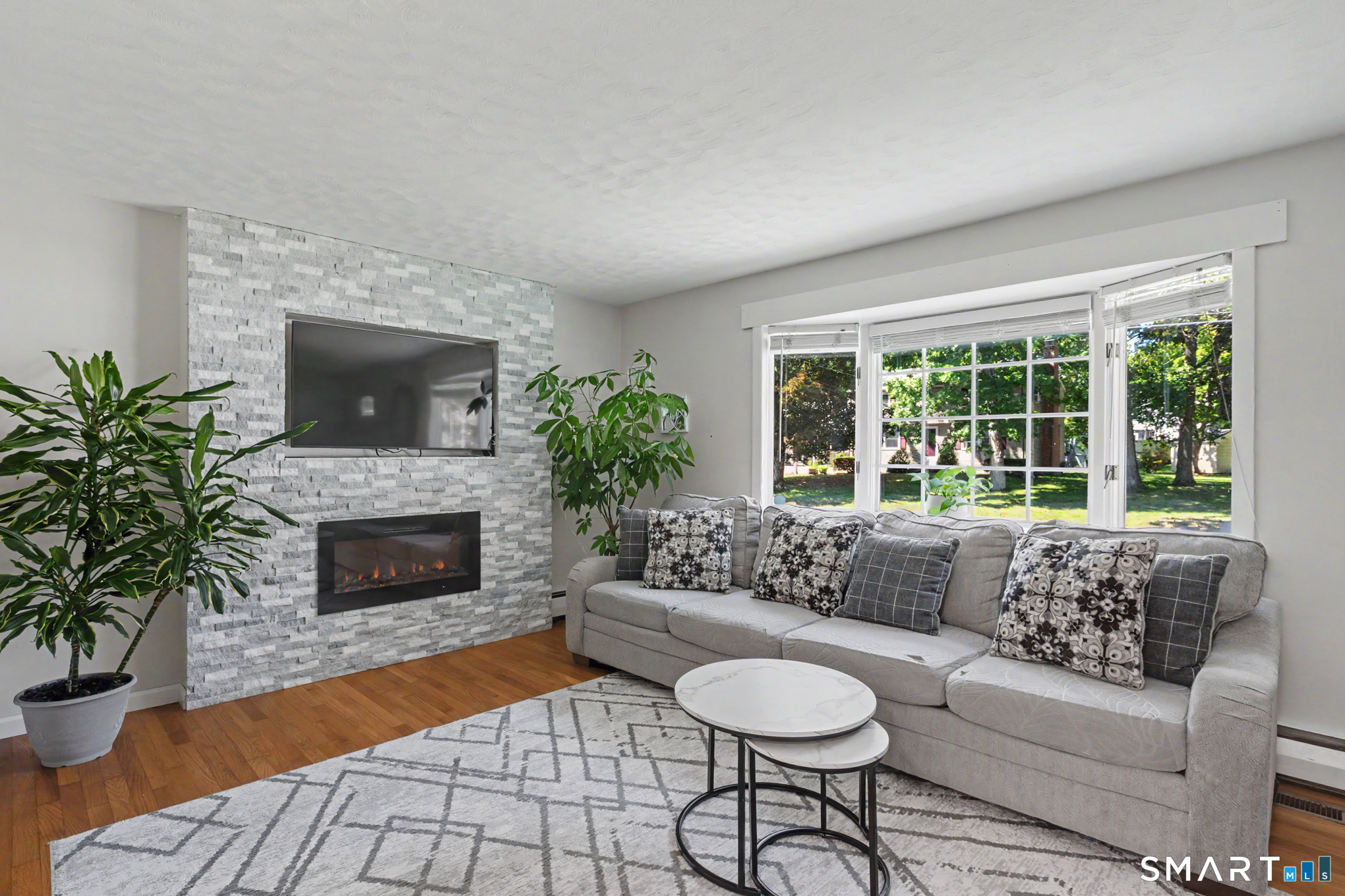 26 Glenwood Street photo 3