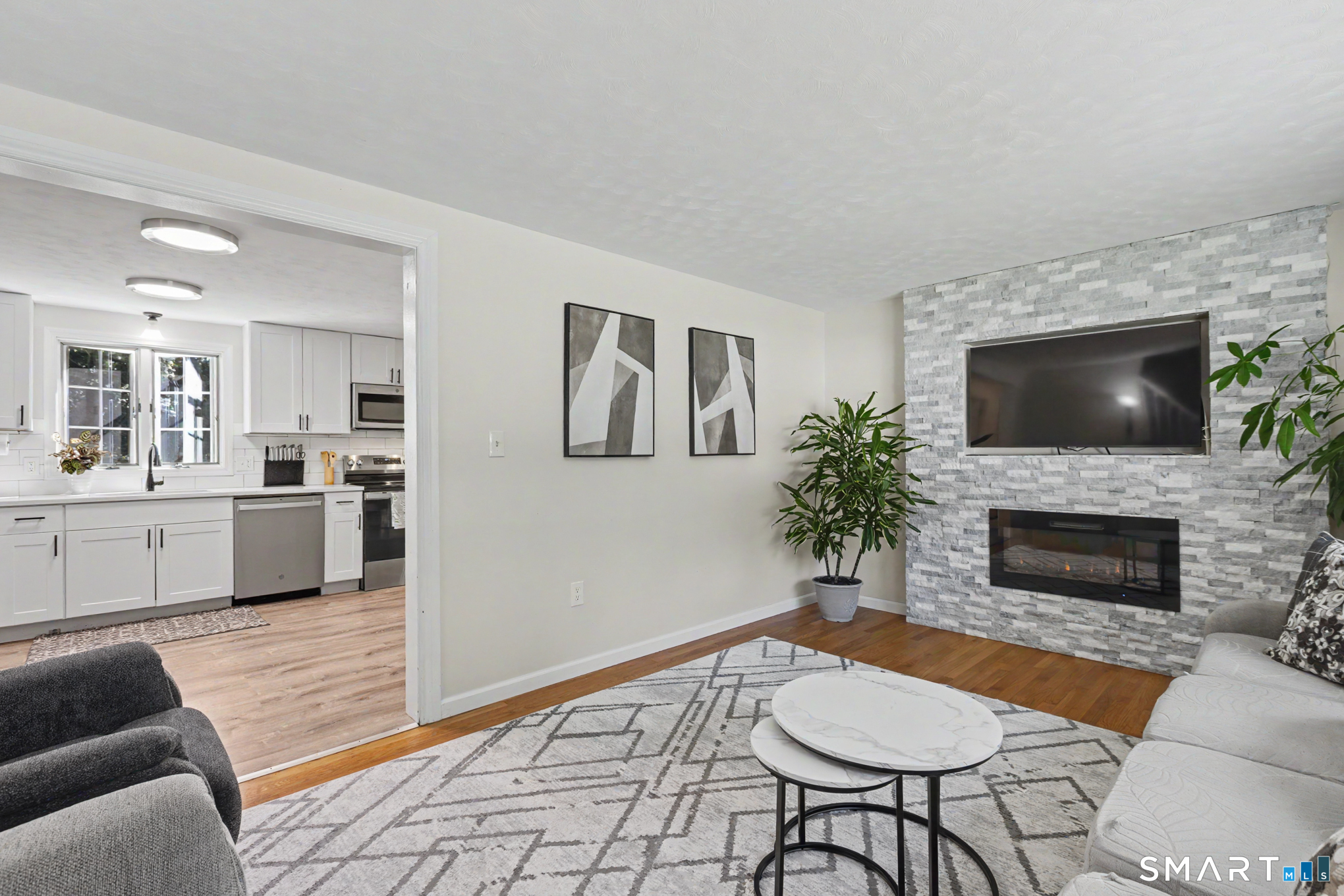 26 Glenwood Street photo 4