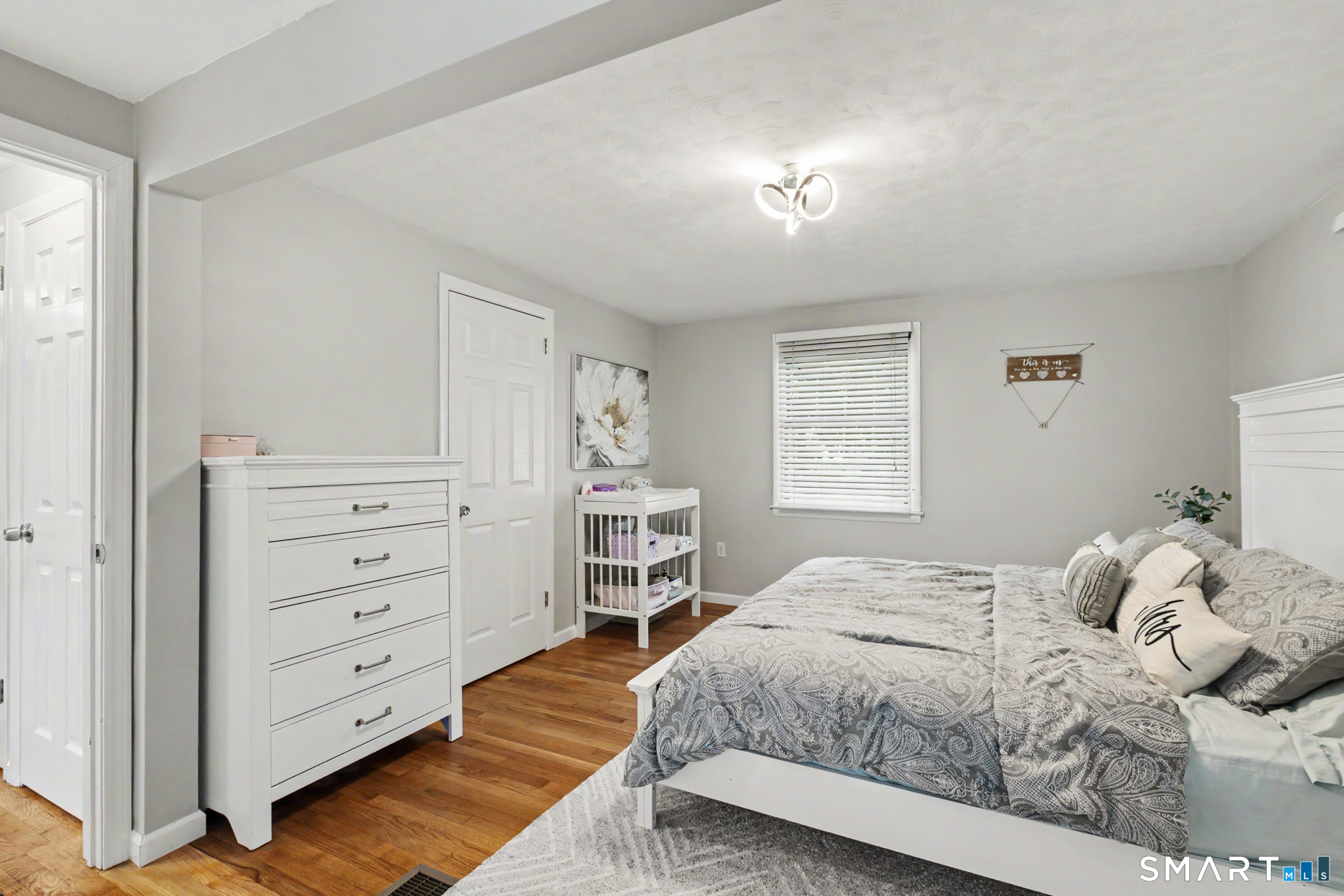 26 Glenwood Street photo 17