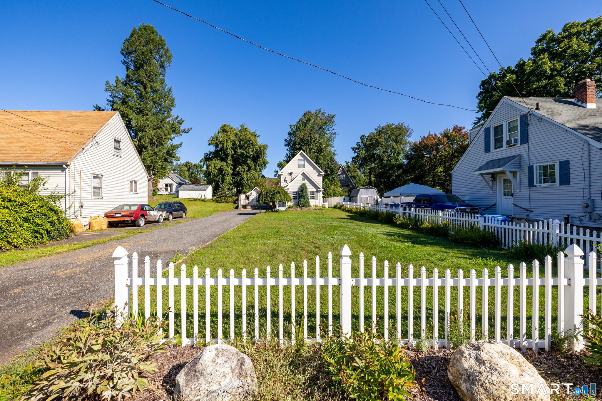 768 Terryville Avenue photo 38