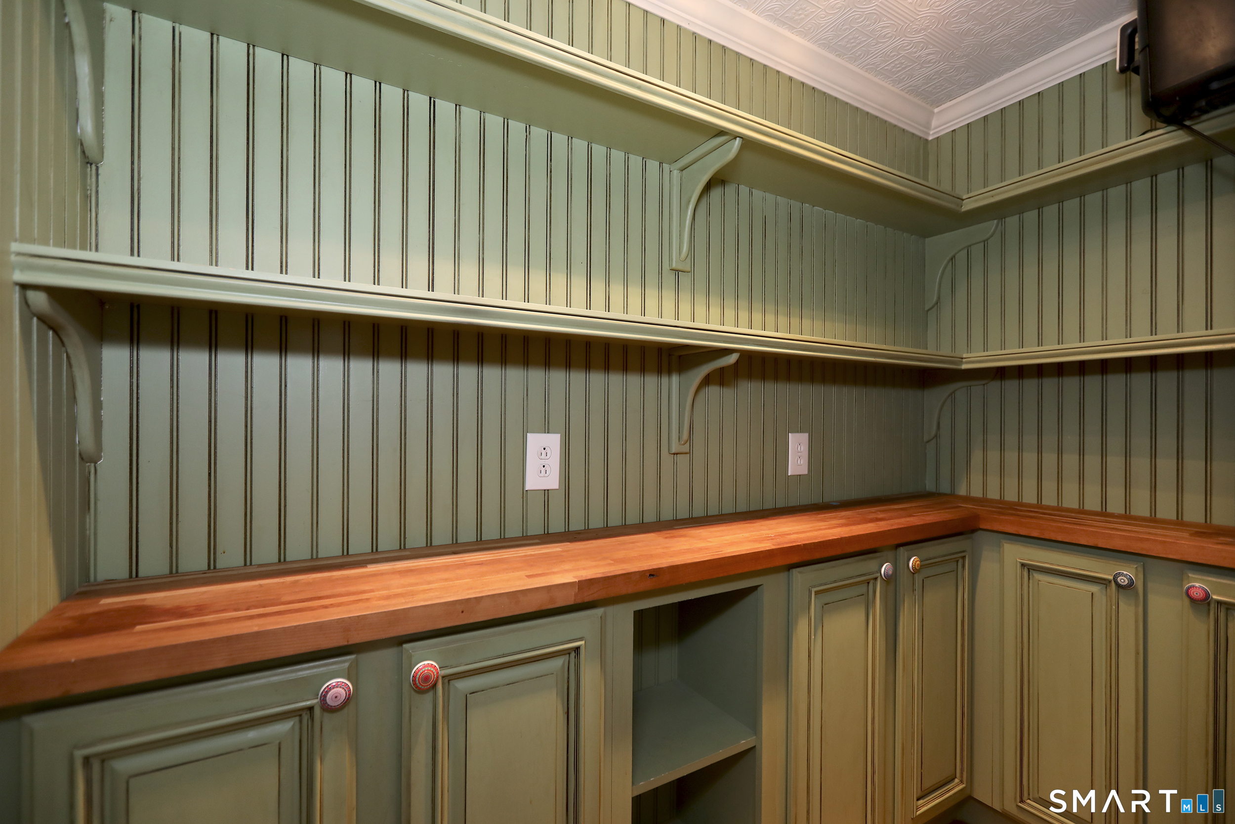 11 Grant Avenue photo 6