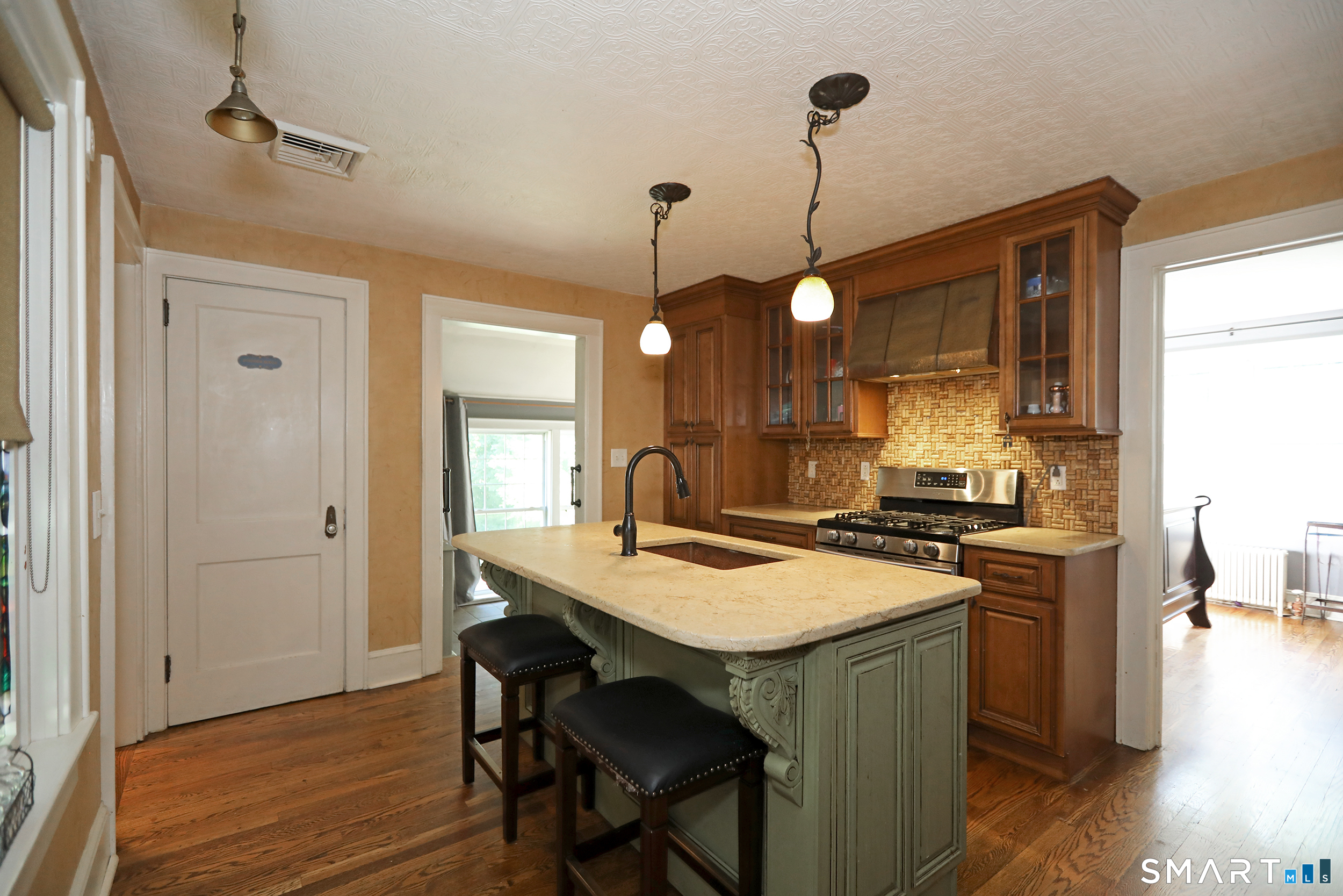 Photo 4 of Single family home for sale at 11 Grant Ave, Enfield, CT 06082 | MLS# 24203437 | Listing updated on 2026-09-10