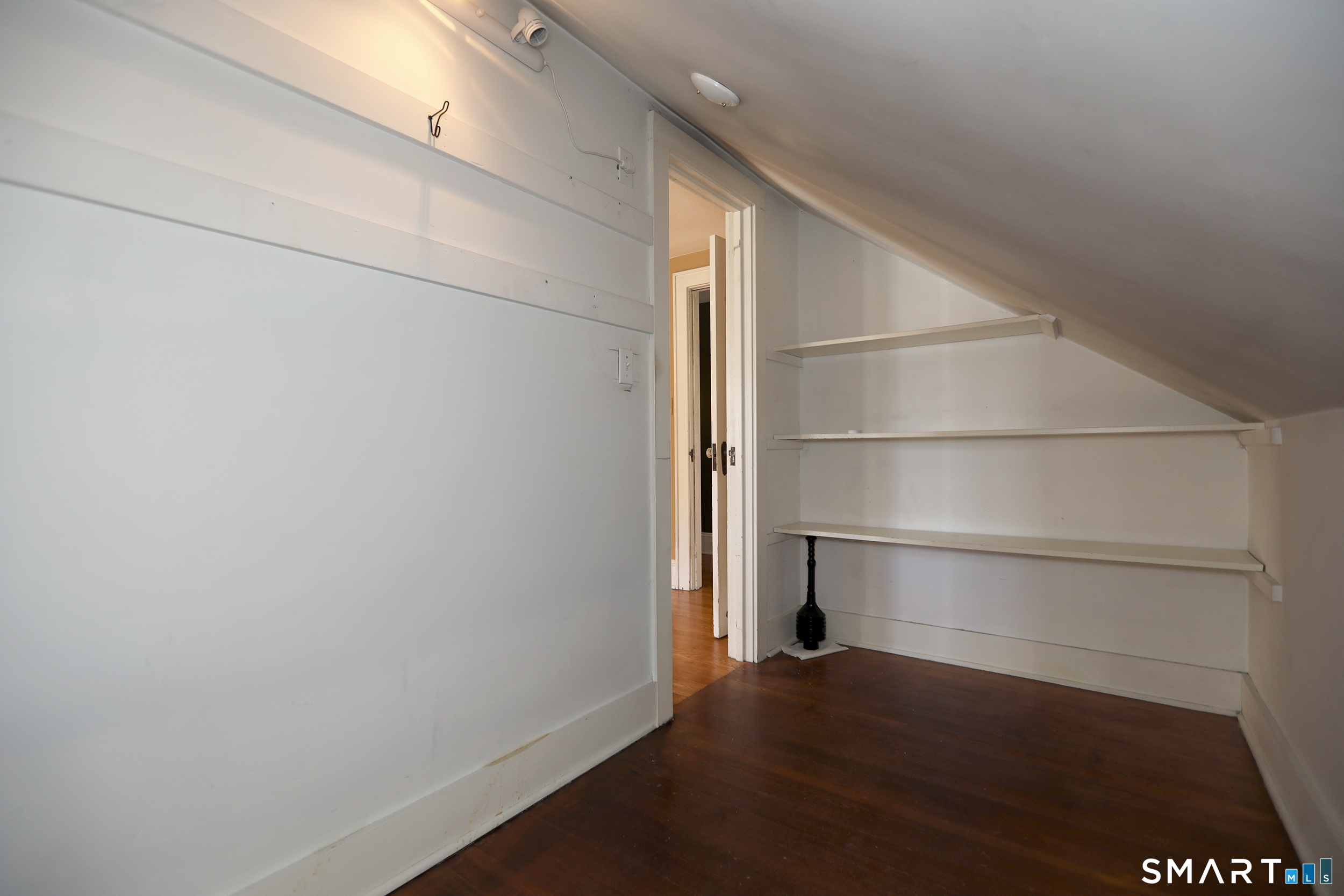 11 Grant Avenue photo 13
