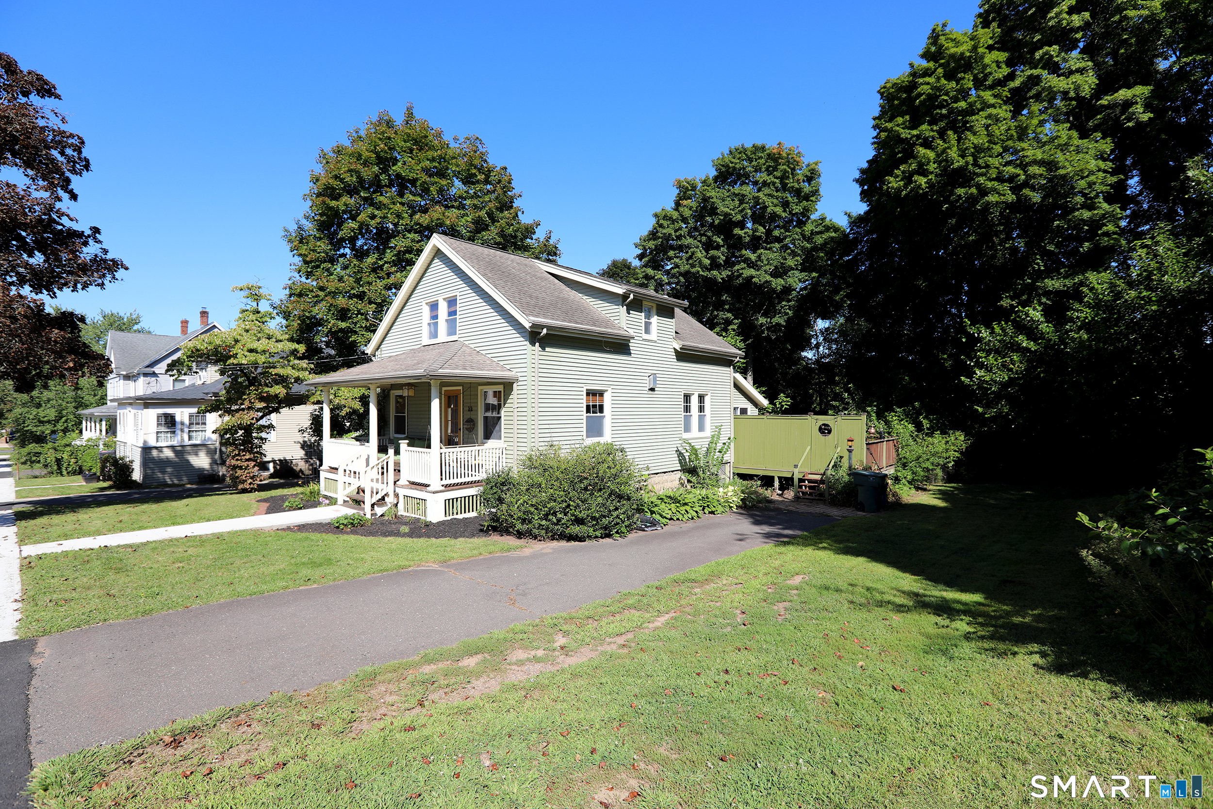 11 Grant Avenue photo 19