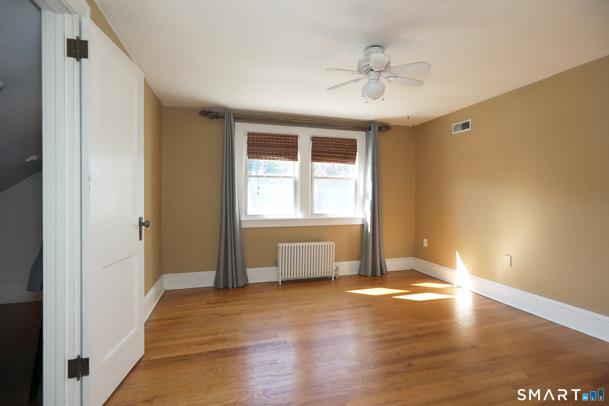 11 Grant Avenue photo 12