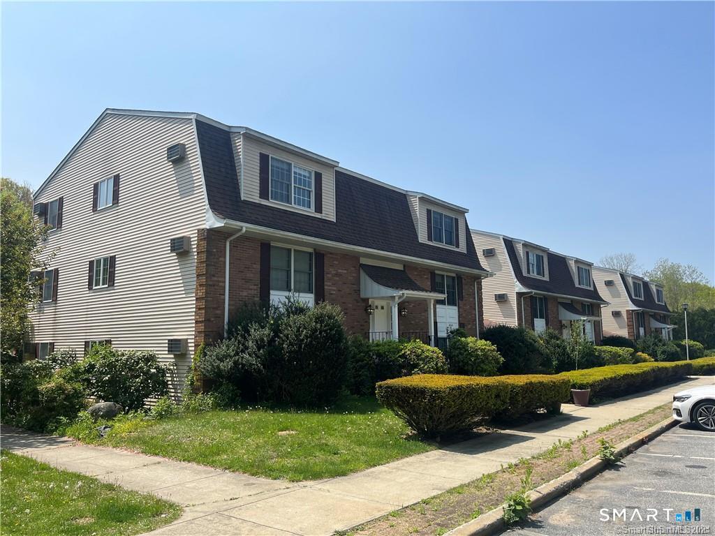 302 Boston Post Road Unit #16 photo 2