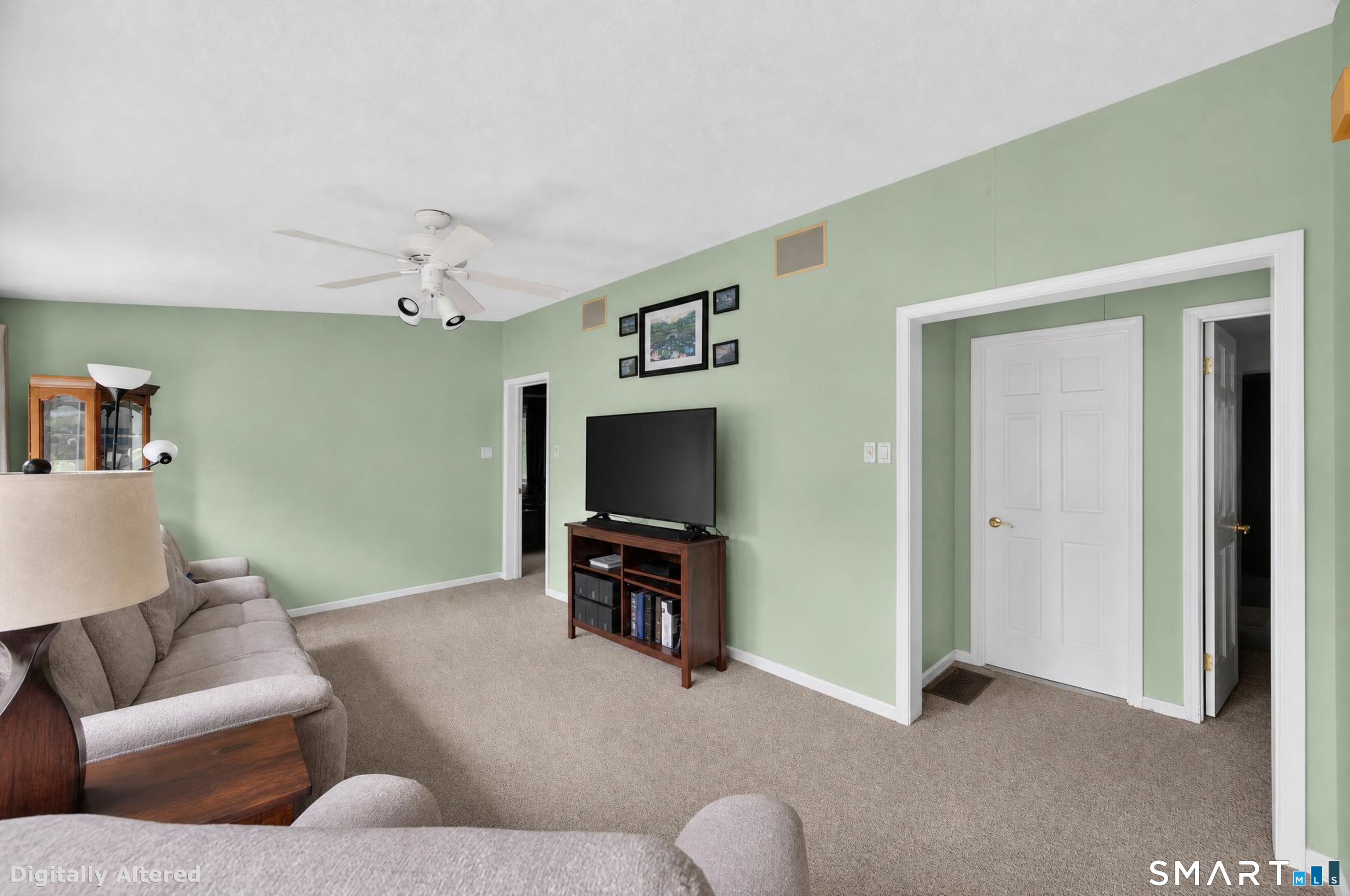 61 Springbrook Road photo 10