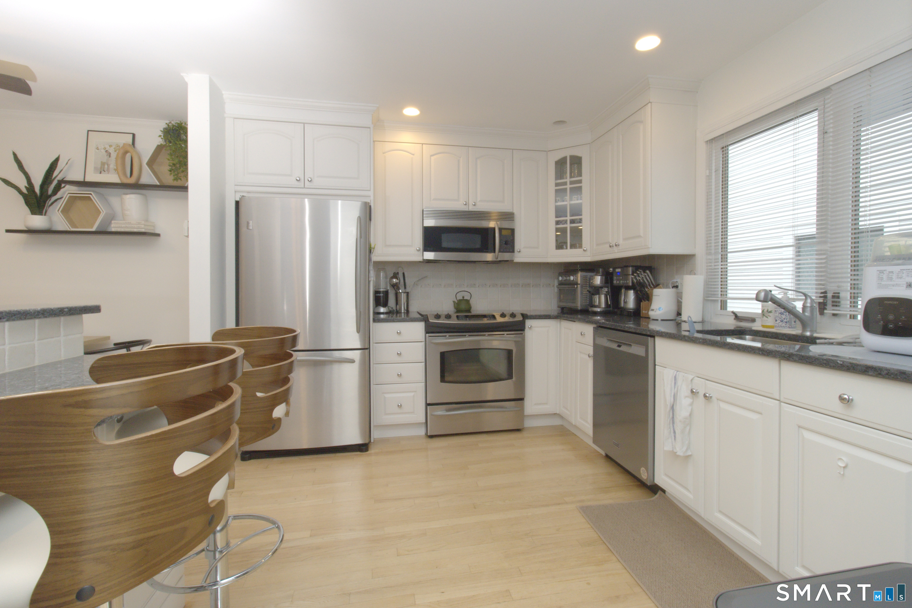 141 Grove Street, Stamford, Connecticut photo 2