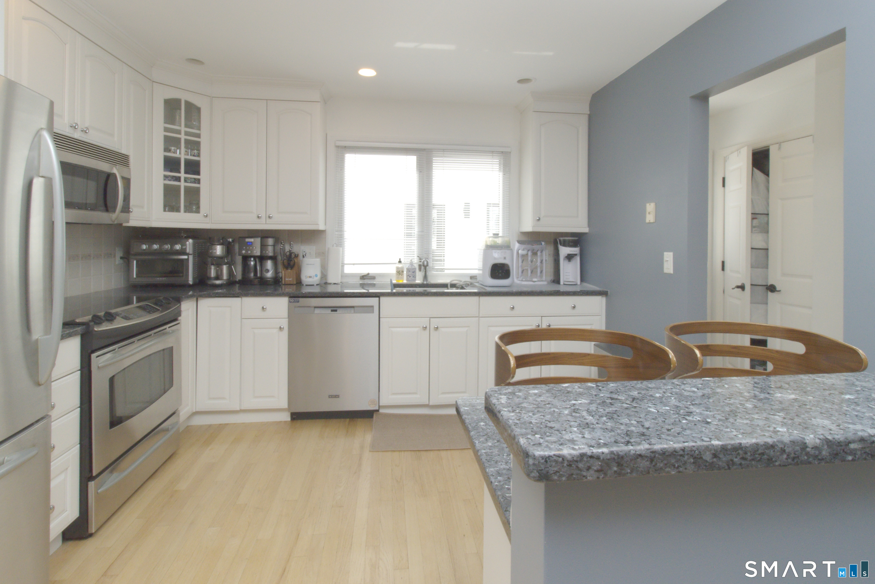 141 Grove Street, Stamford, Connecticut photo 3