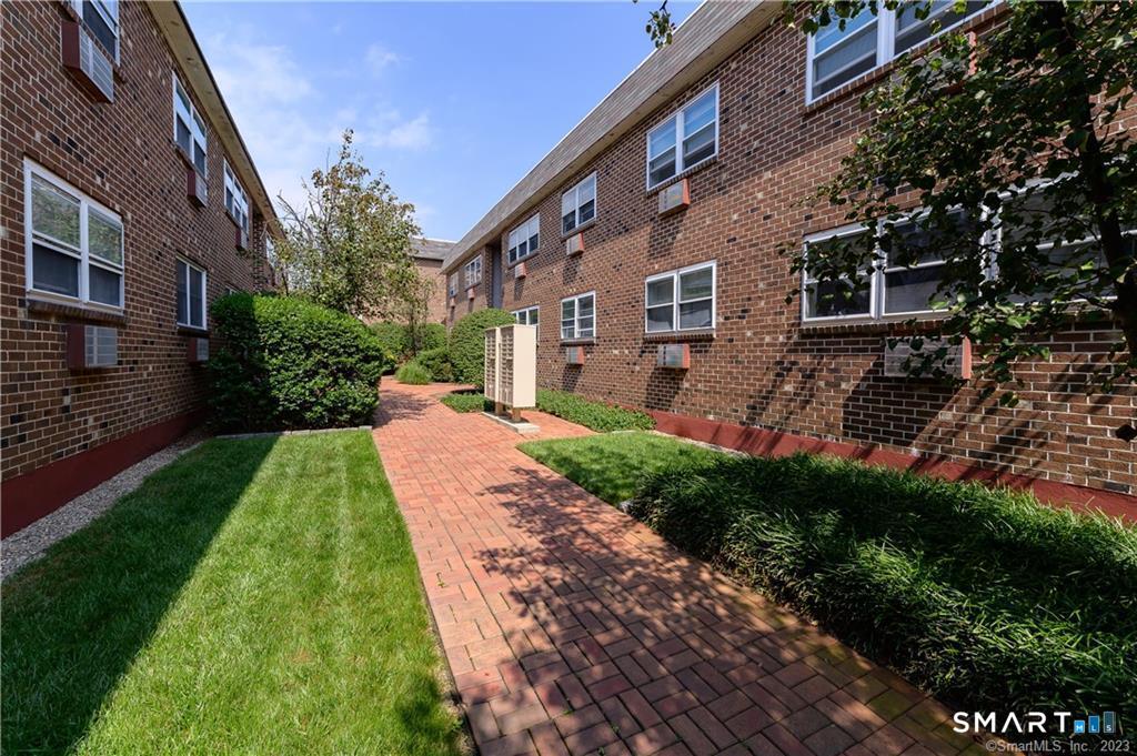 637 Cove Road, Stamford, Connecticut photo 2