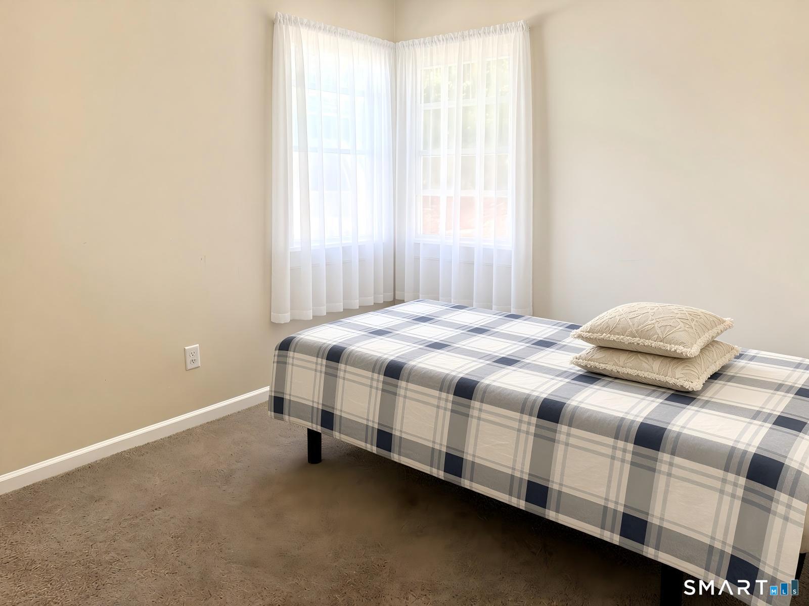 146 Roosevelt Drive photo 11