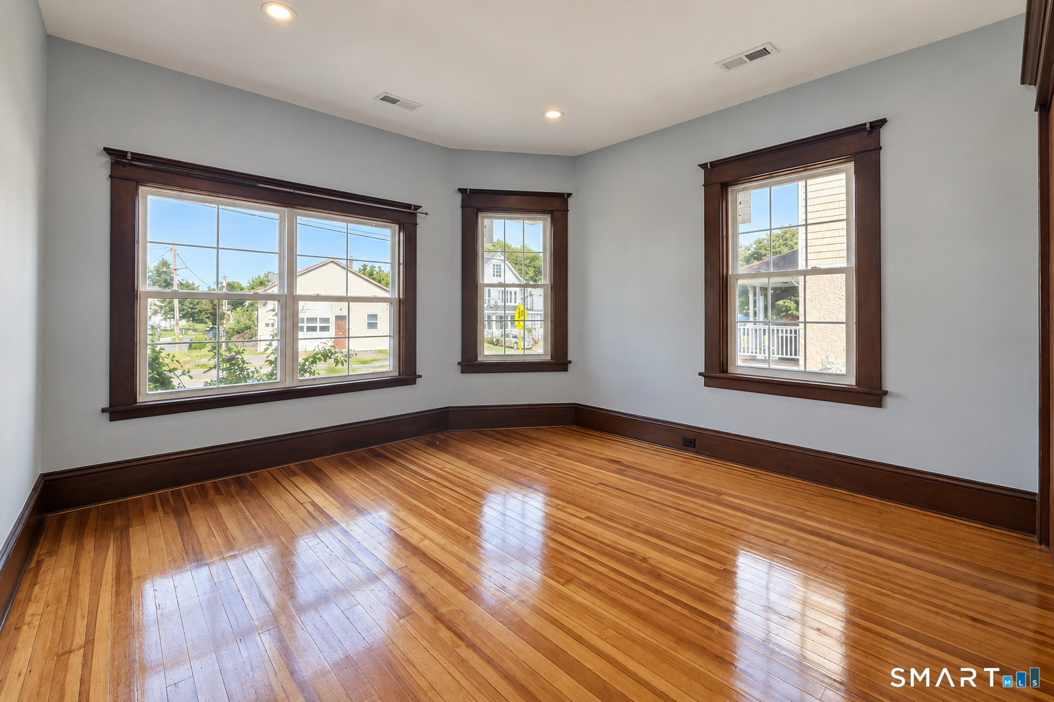 44 Locust Avenue photo 15