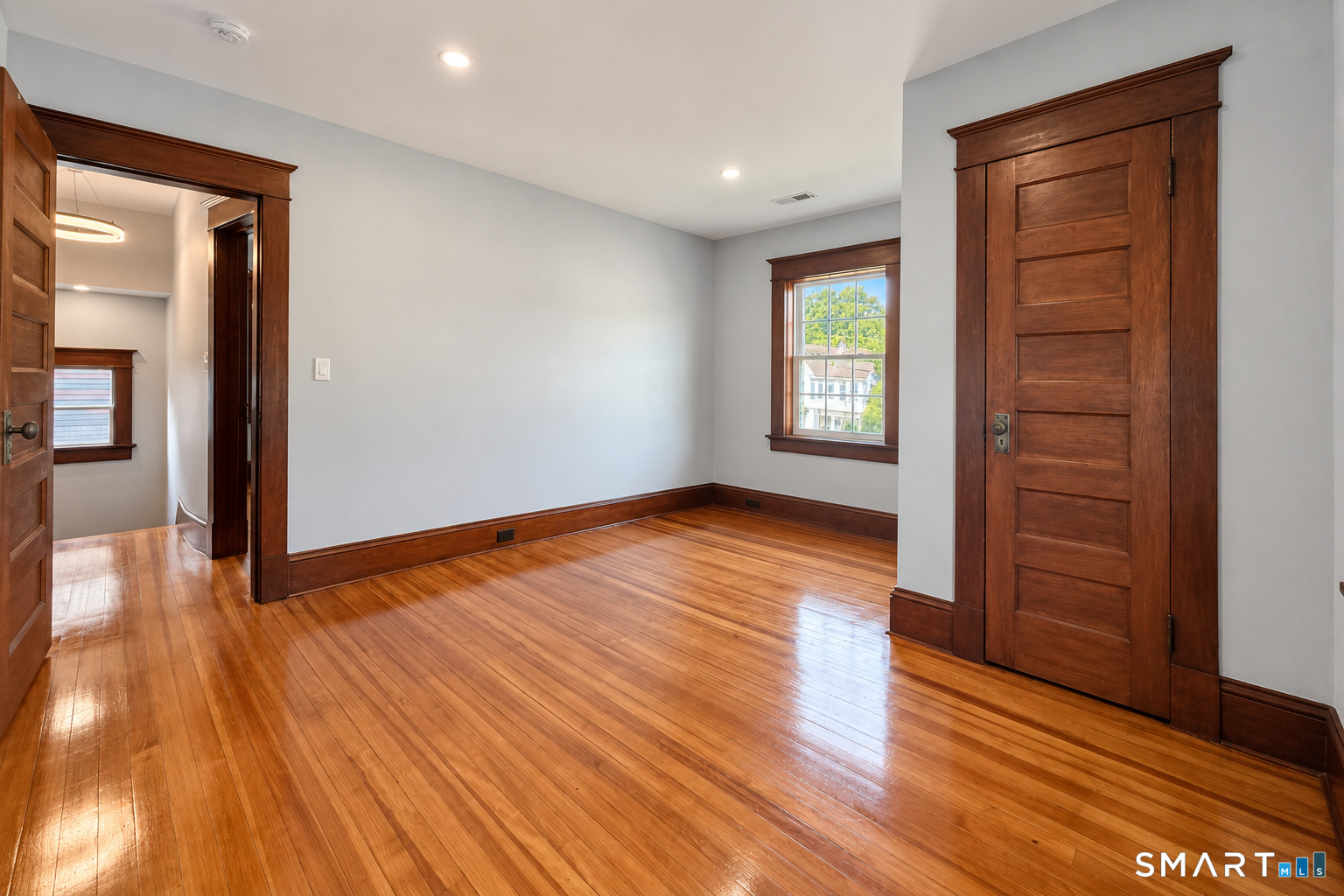 44 Locust Avenue photo 14
