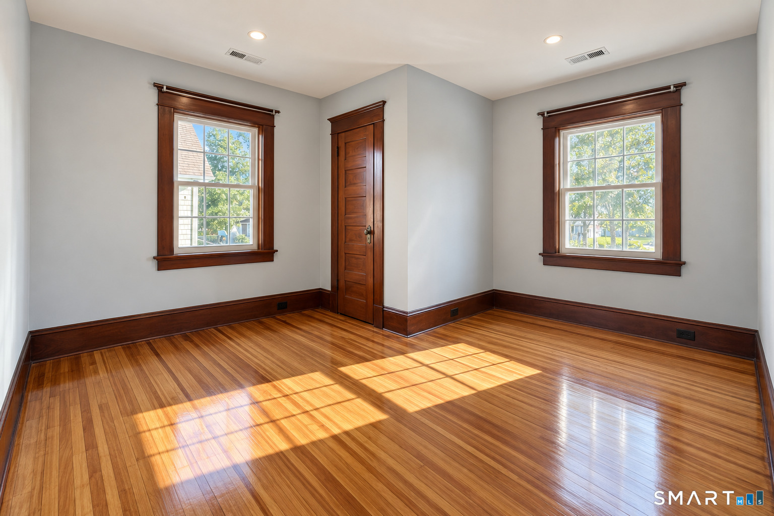 44 Locust Avenue photo 19