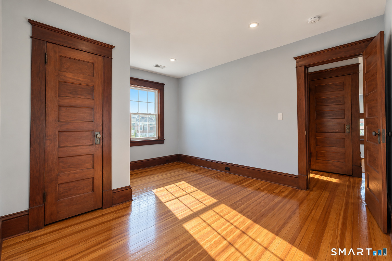 44 Locust Avenue photo 20