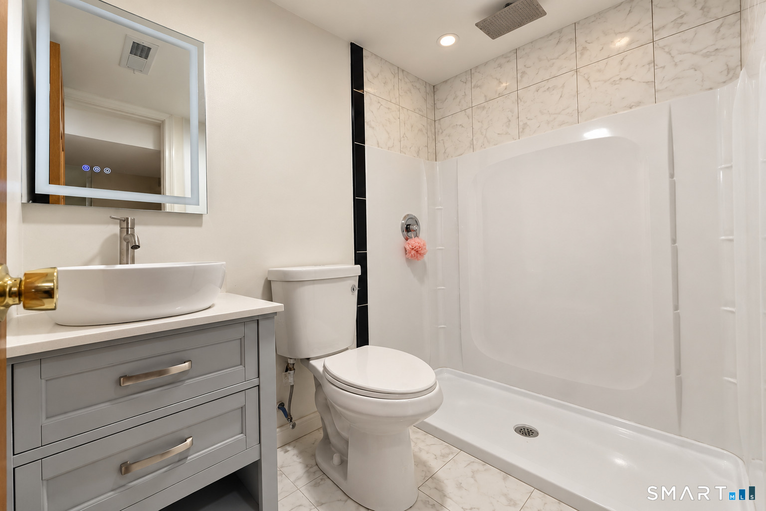44 Locust Avenue photo 23