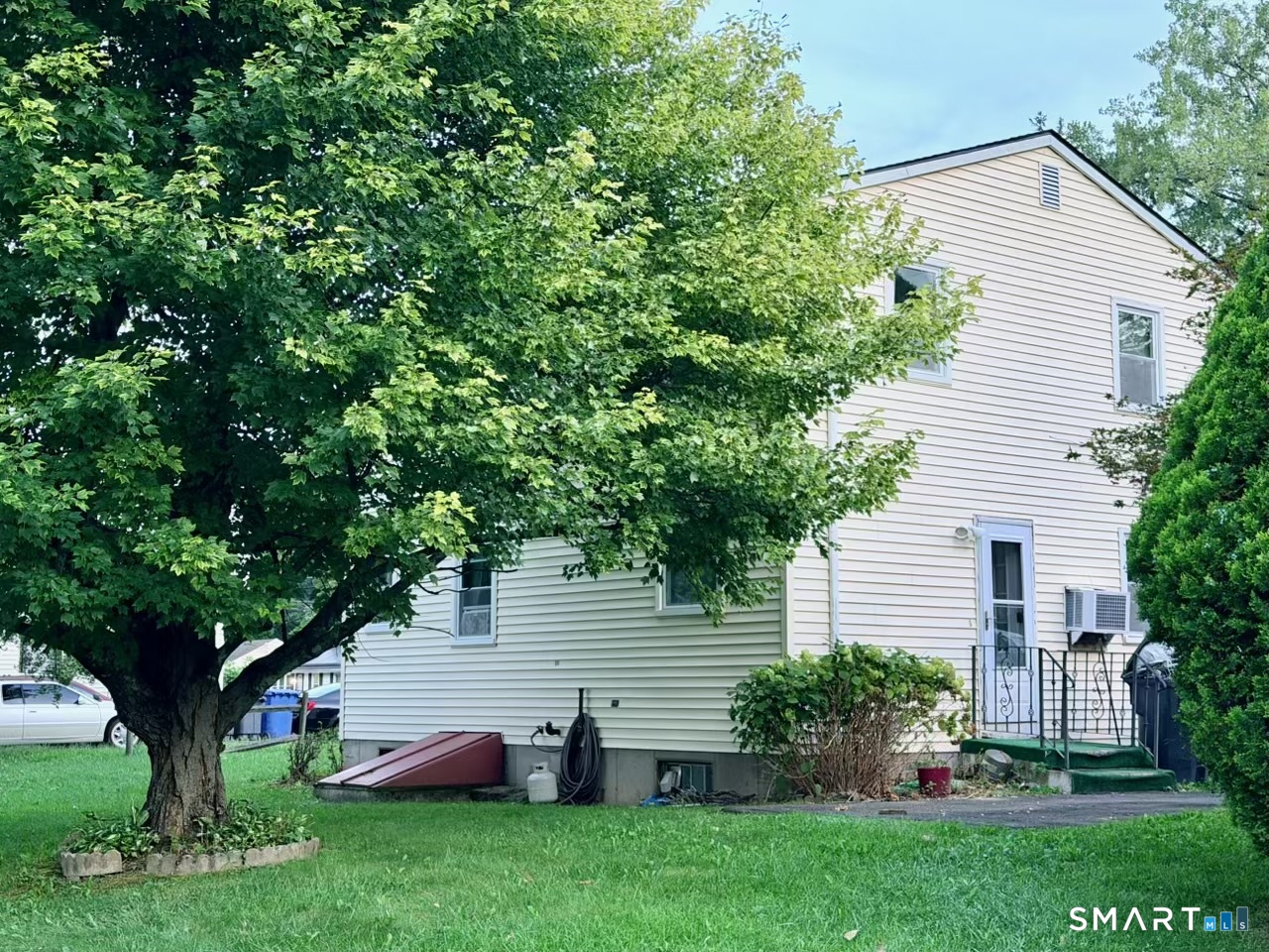 146 Montville Street photo 2