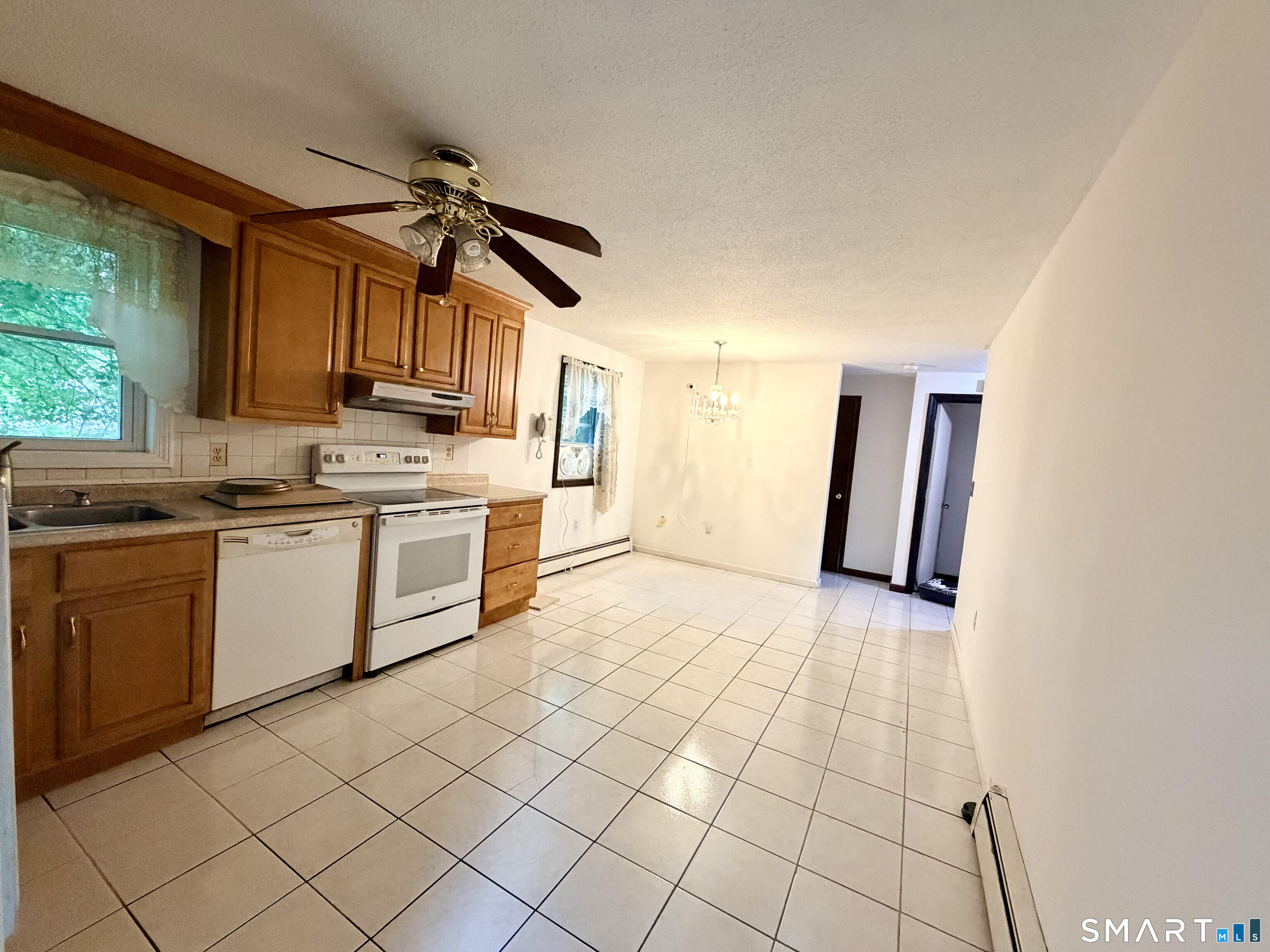 146 Montville Street photo 9
