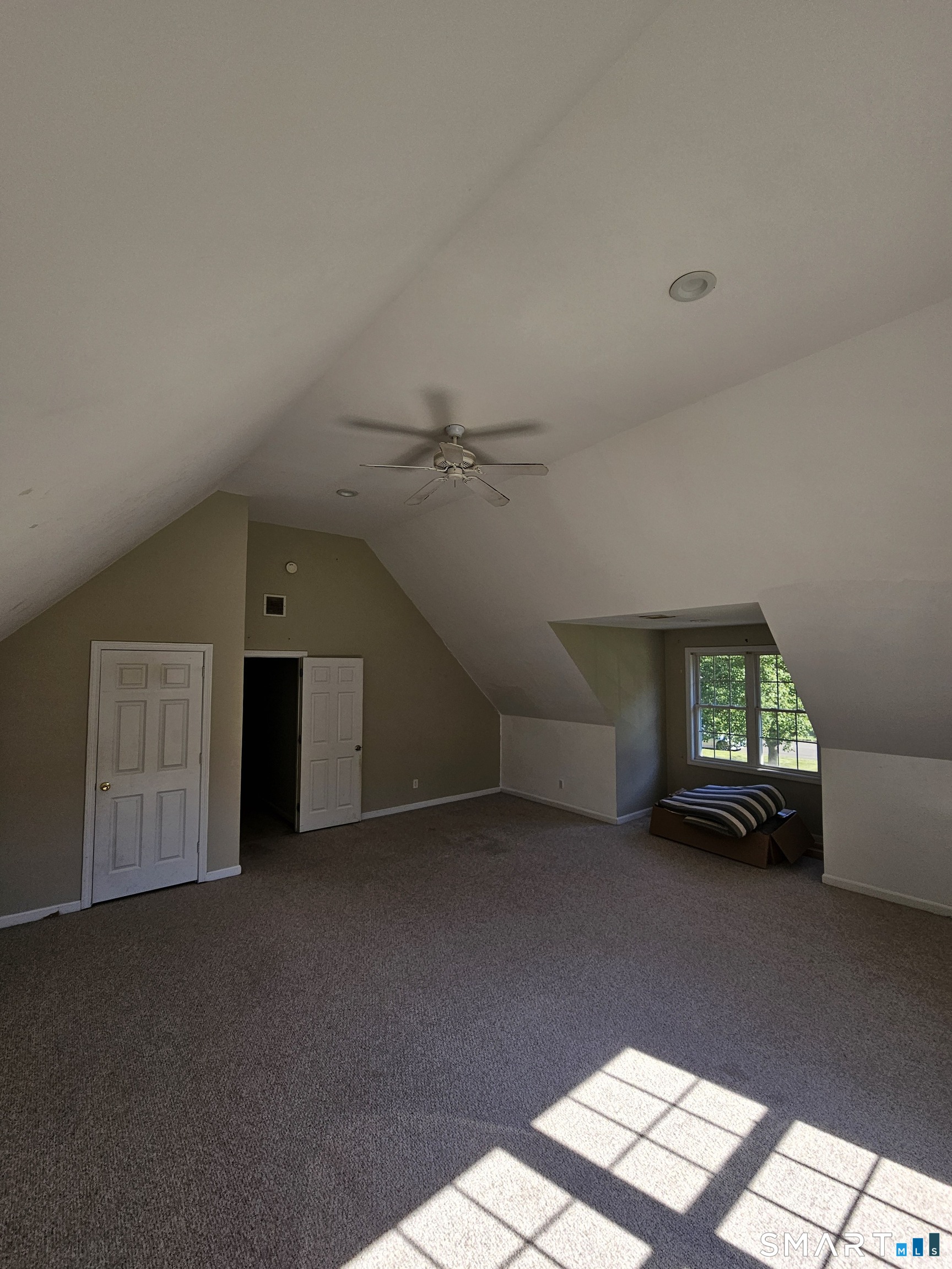18 Tree Top Lane photo 17