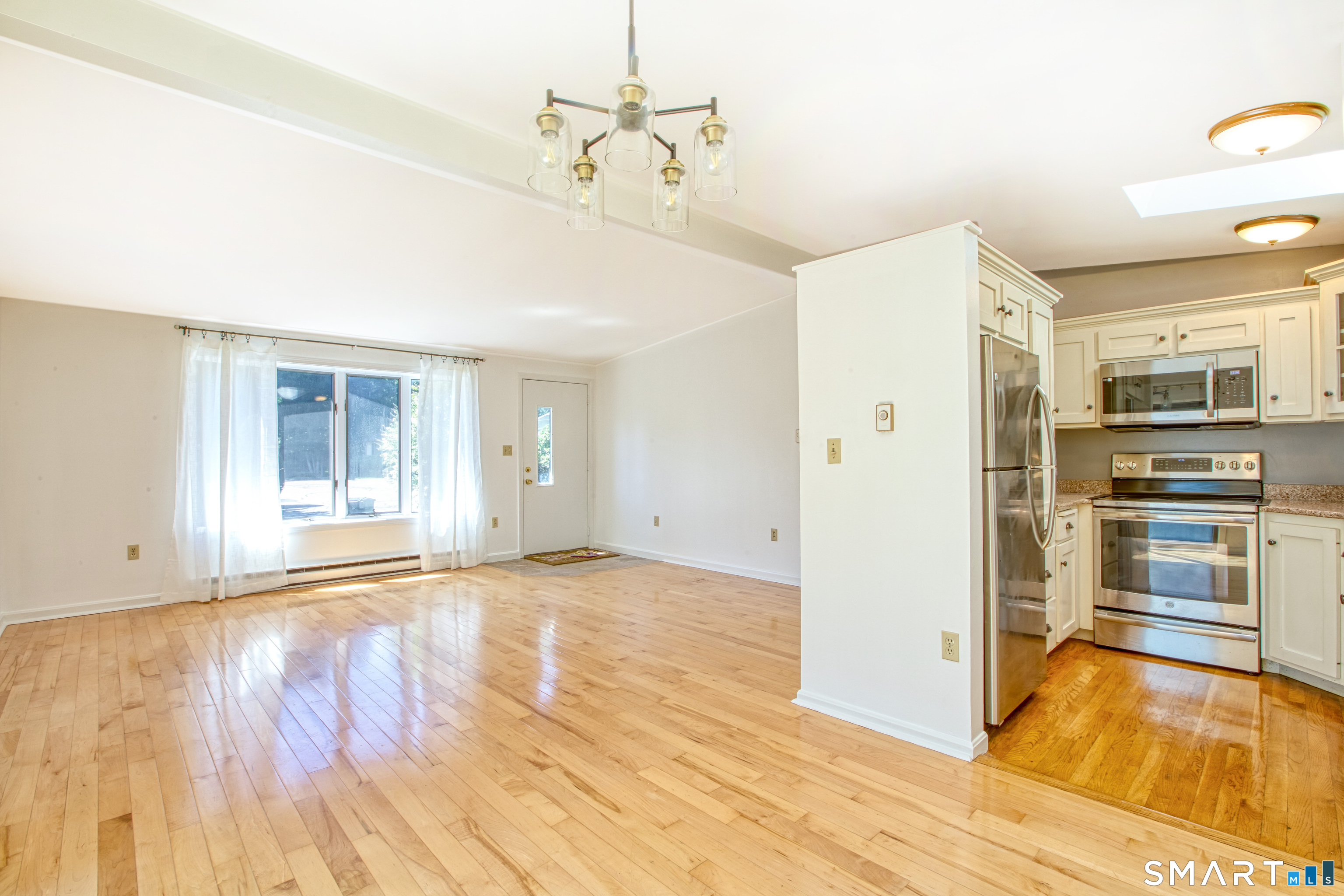 25 Oakview Circle, Westport, Connecticut photo 5