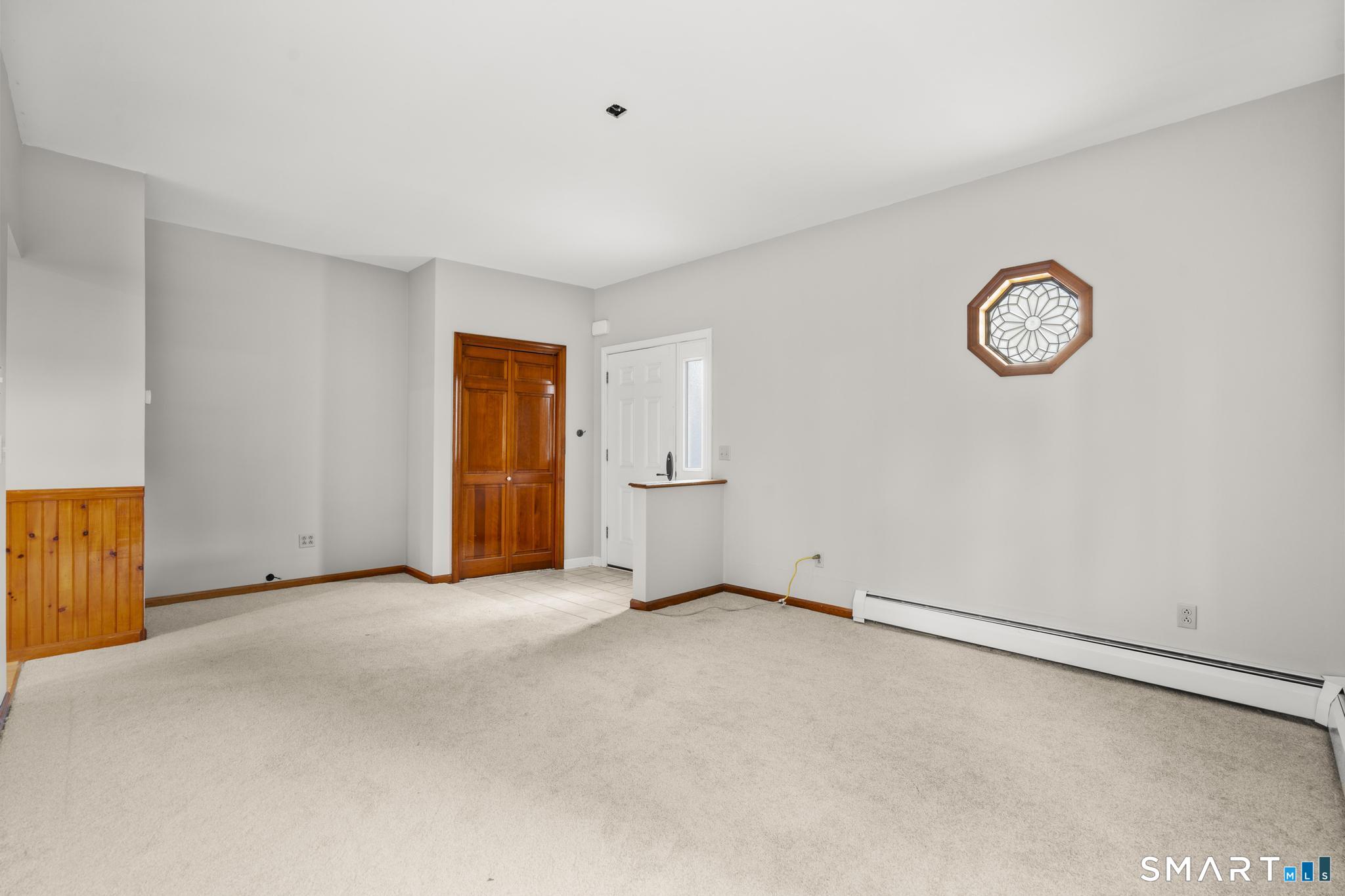 Foto 6 de Apartamento en renta en 11-13 Hull Street, Shelton, CT — $1,800/mes