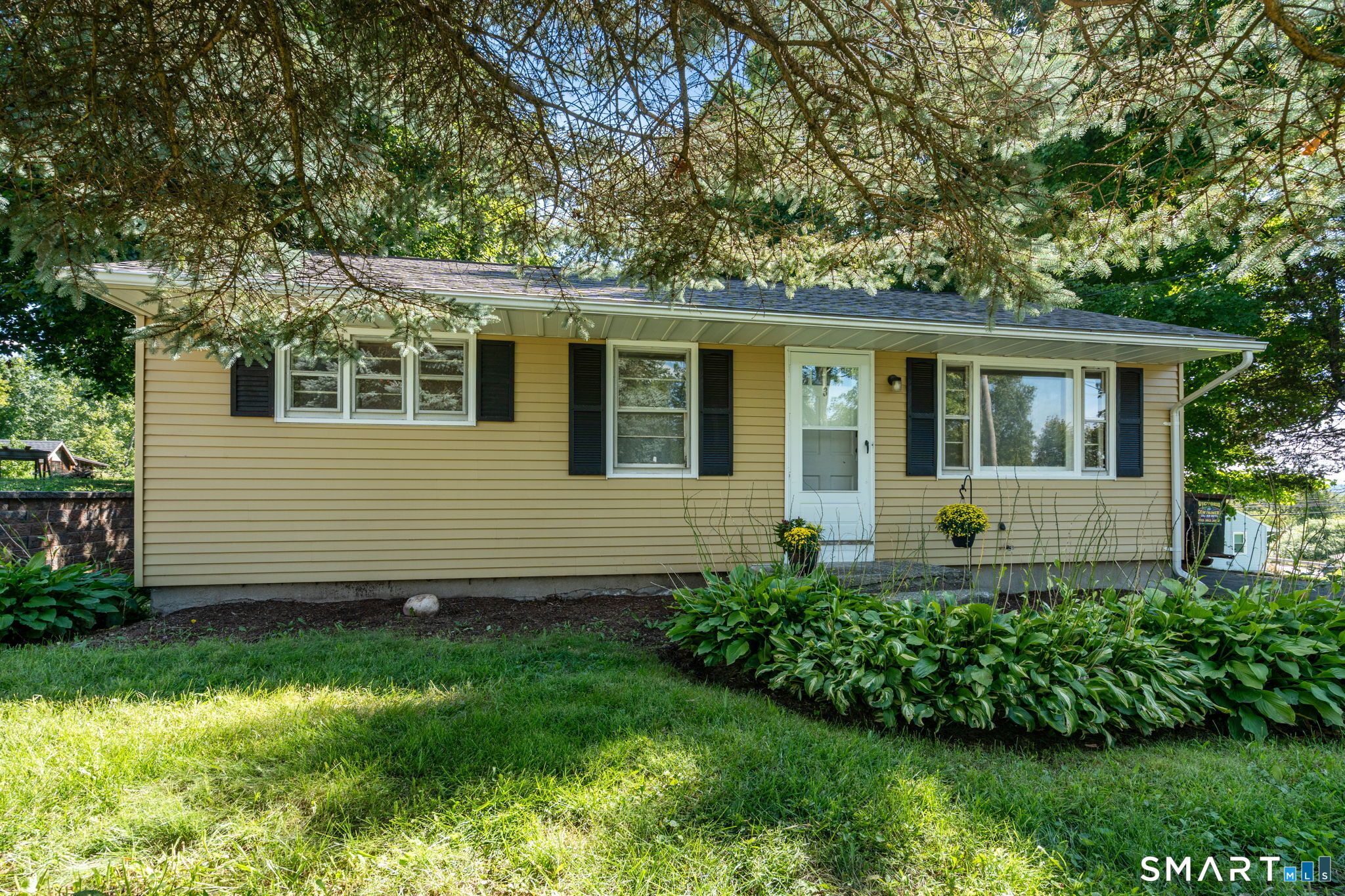 Photo 2 of Single family home for sale at 3 Prospect Hl Dr, East Windsor, CT 06088 | MLS# 24202630 | Listing updated on 2026-09-10