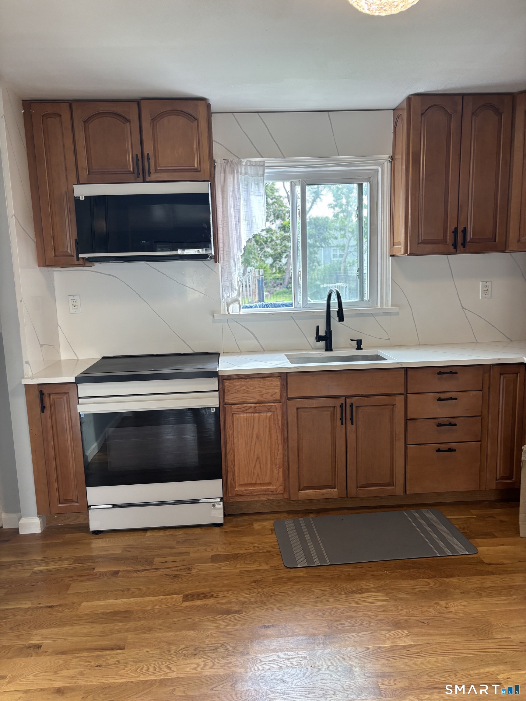 691 Second Avenue photo 4