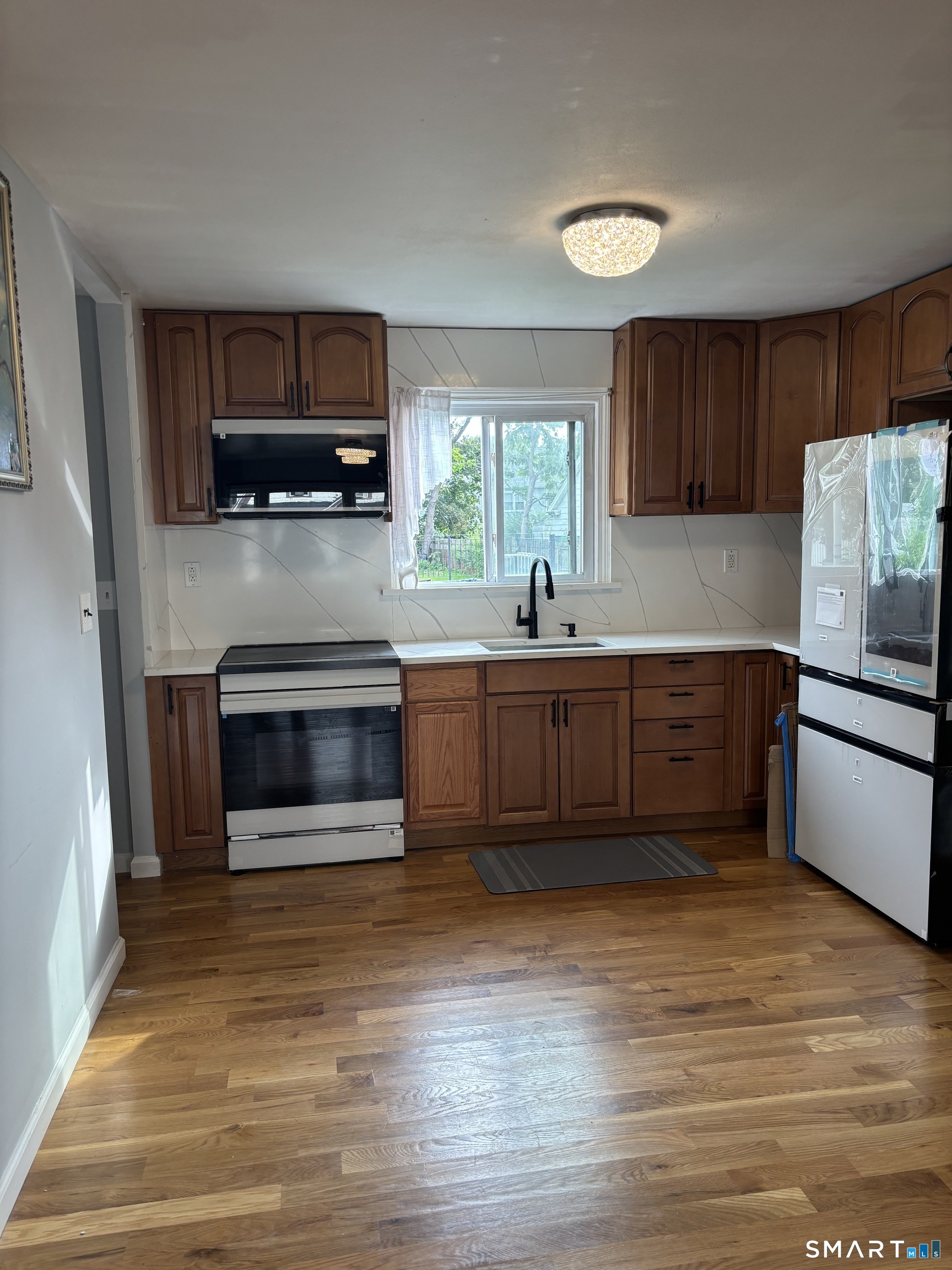 691 Second Avenue photo 5