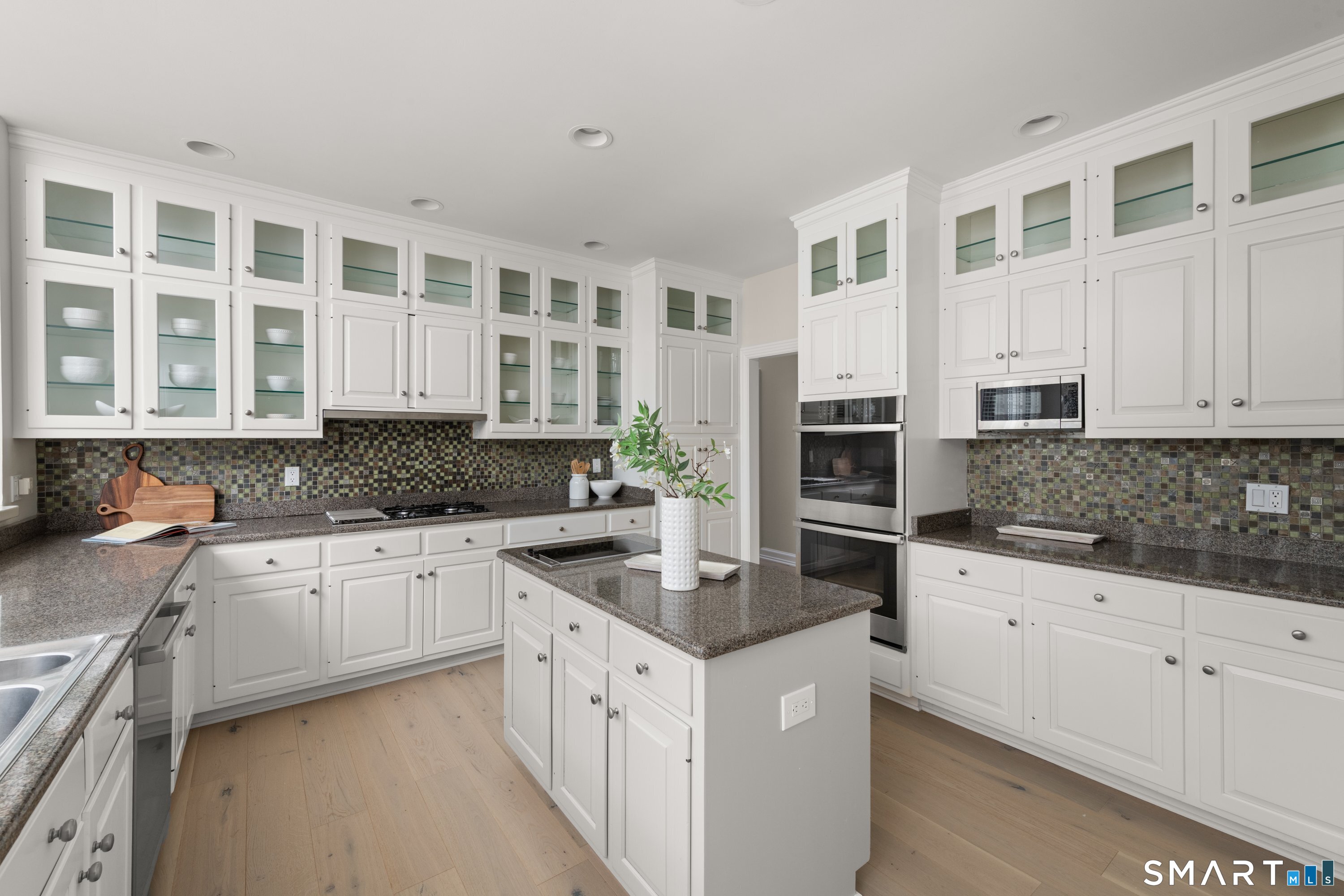 30 Soundview Farm Road photo 12