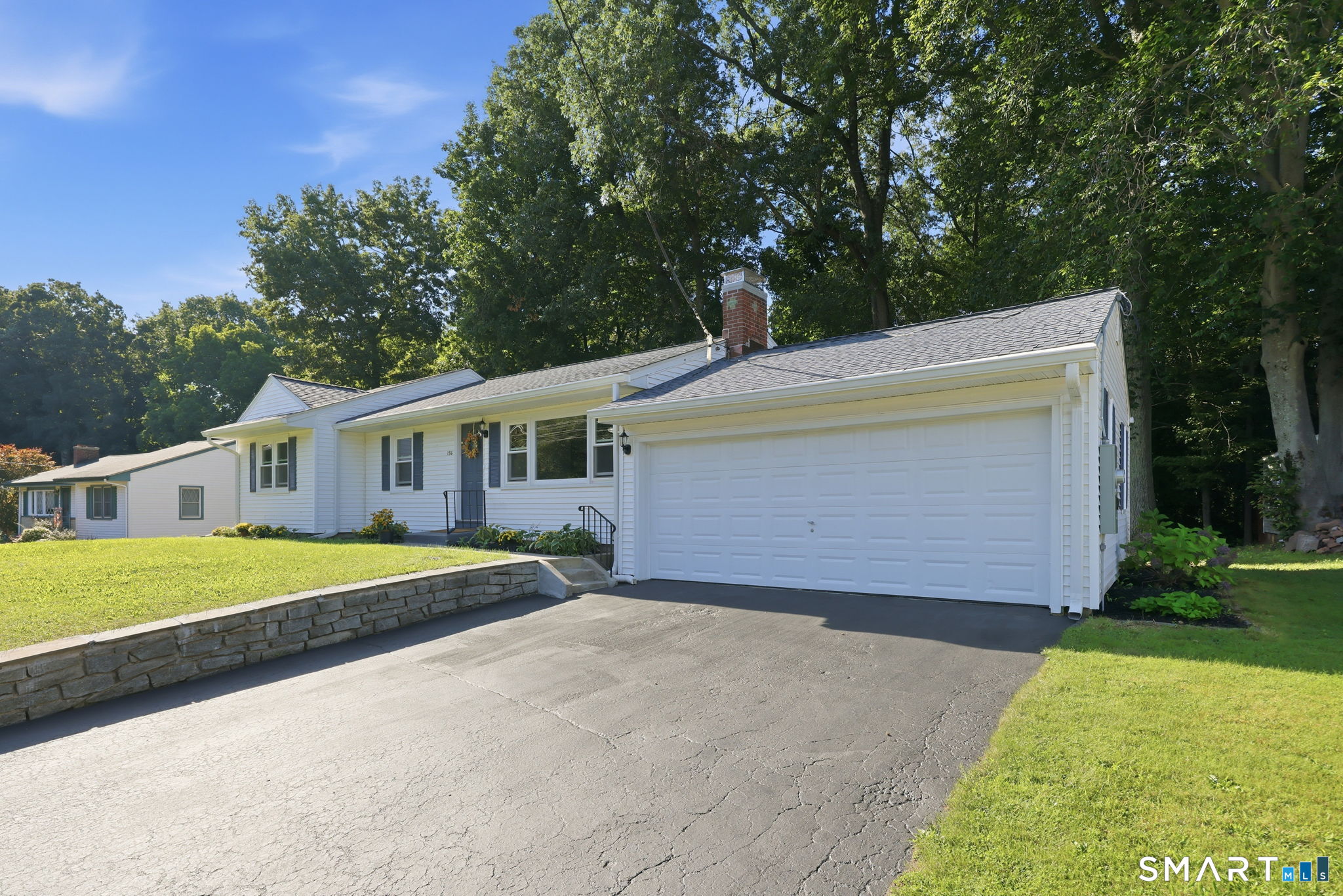 156 Robin Hill Road photo 2