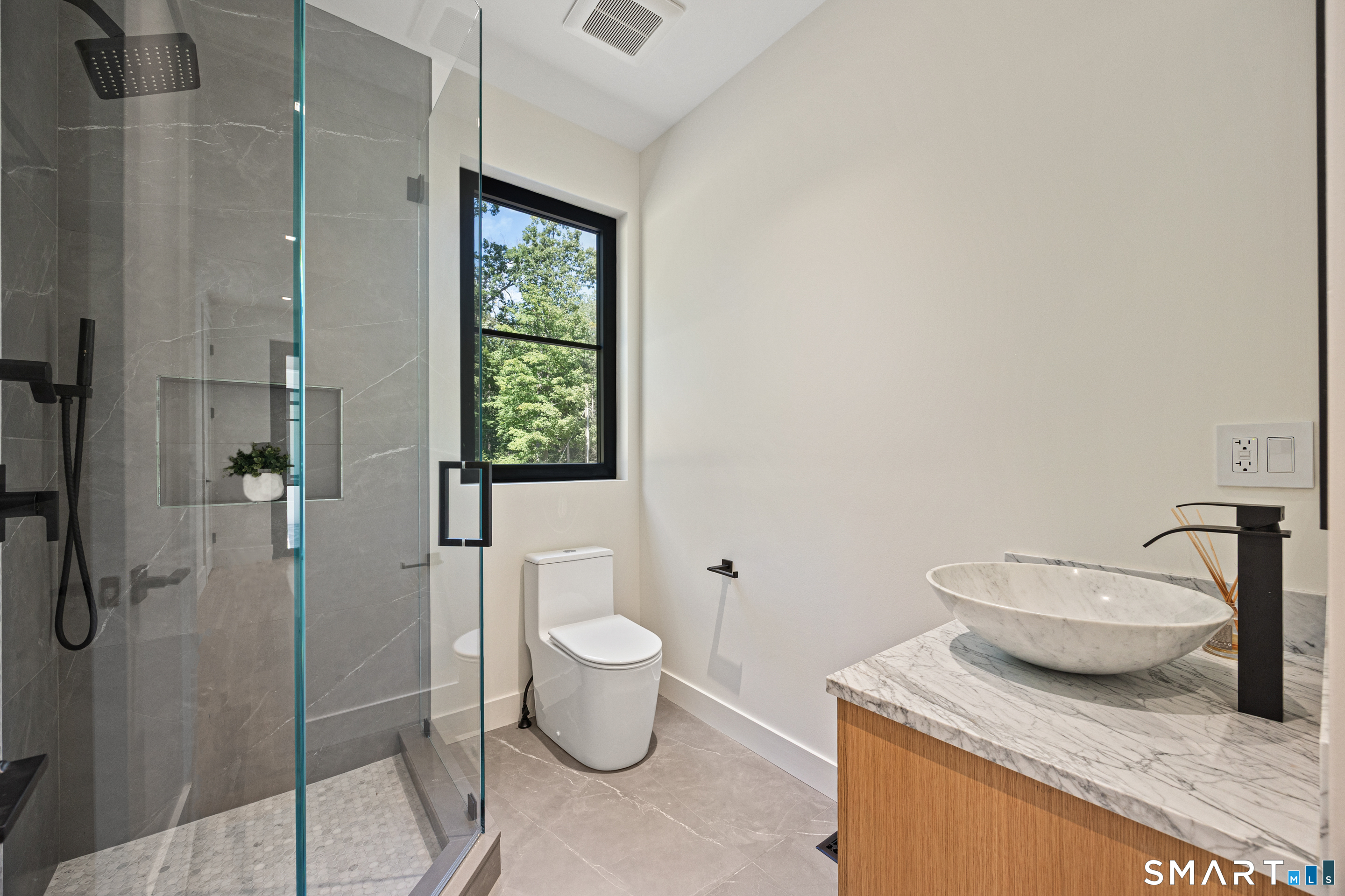 1 Twin Oaks Lane photo 16
