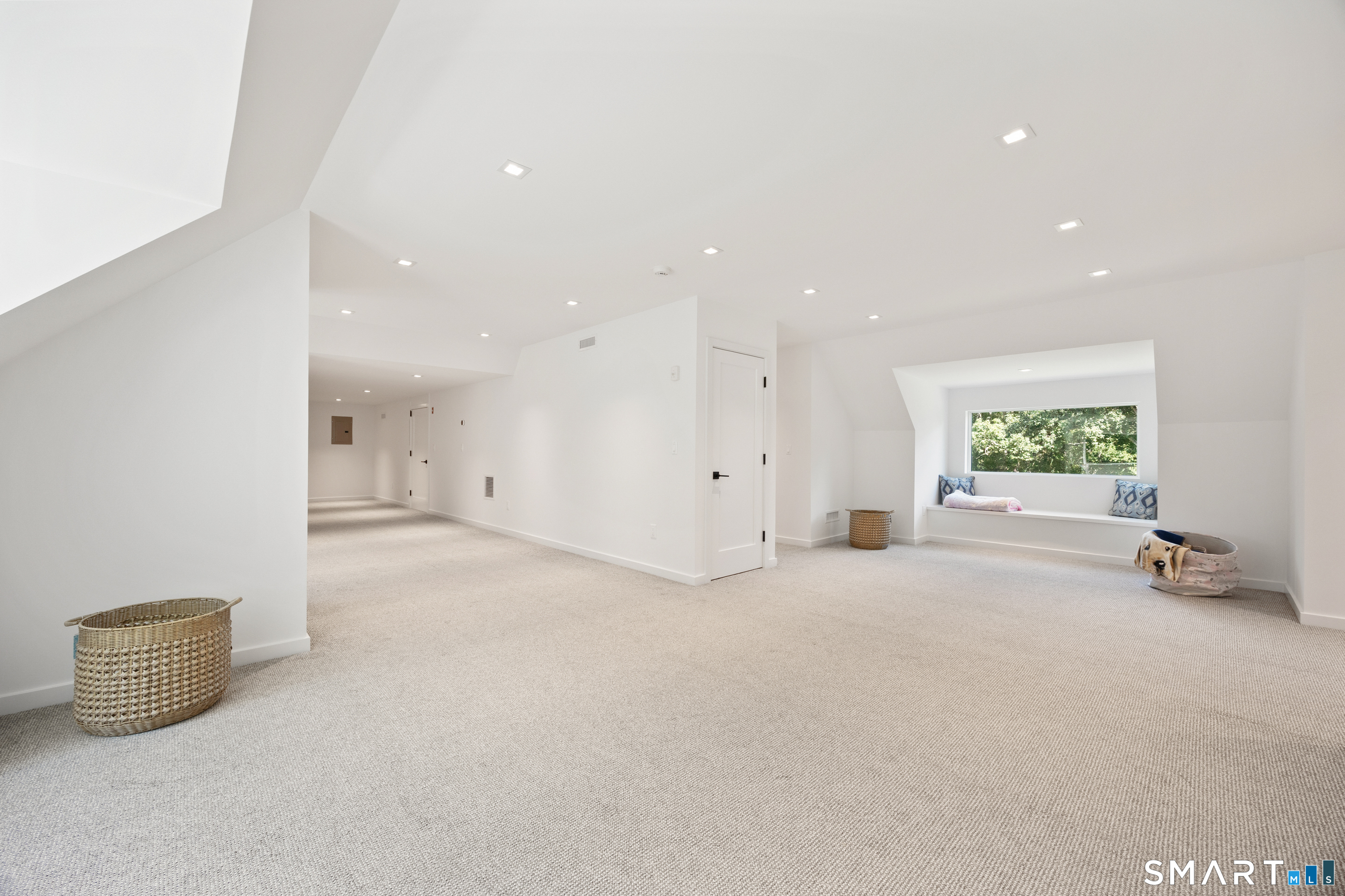1 Twin Oaks Lane photo 34