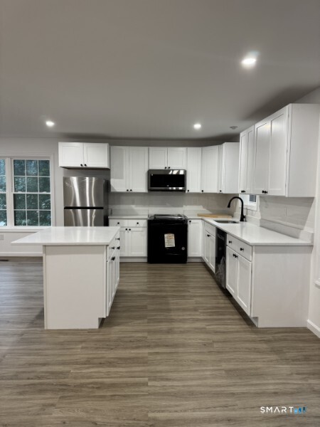 38 Golden Hill Street Unit #B photo 5