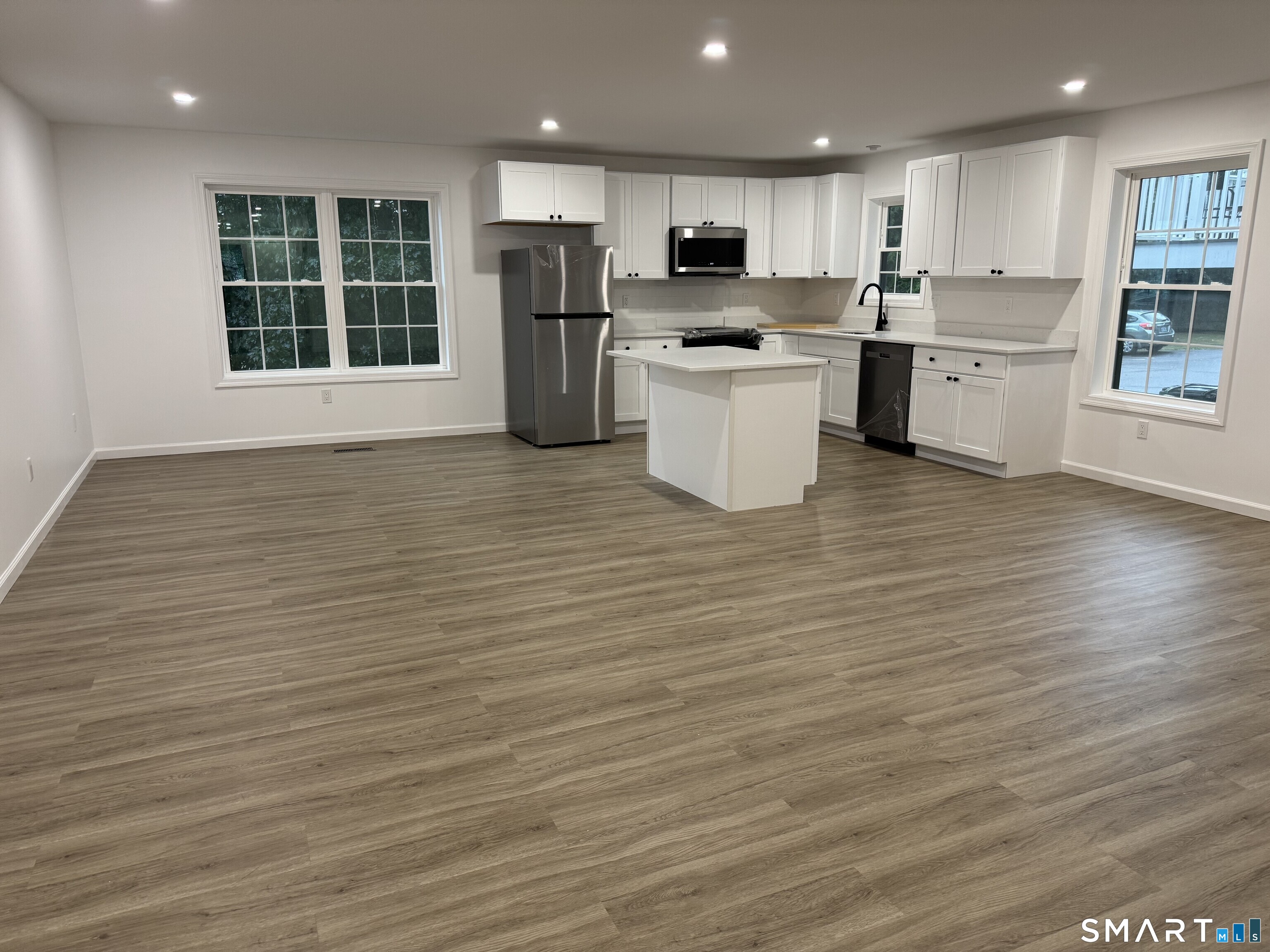 38 Golden Hill Street Unit #B photo 3