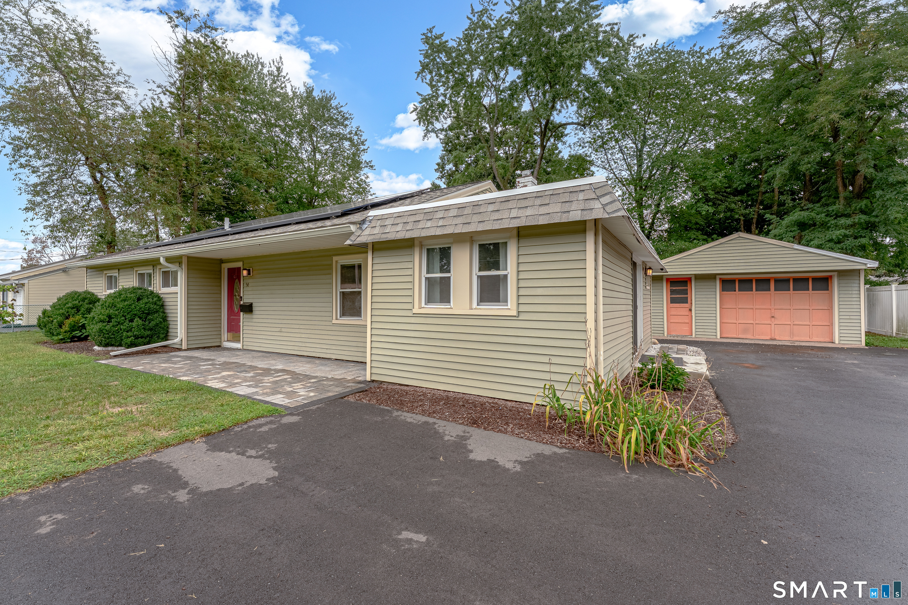 56 Greenfield Drive photo 3