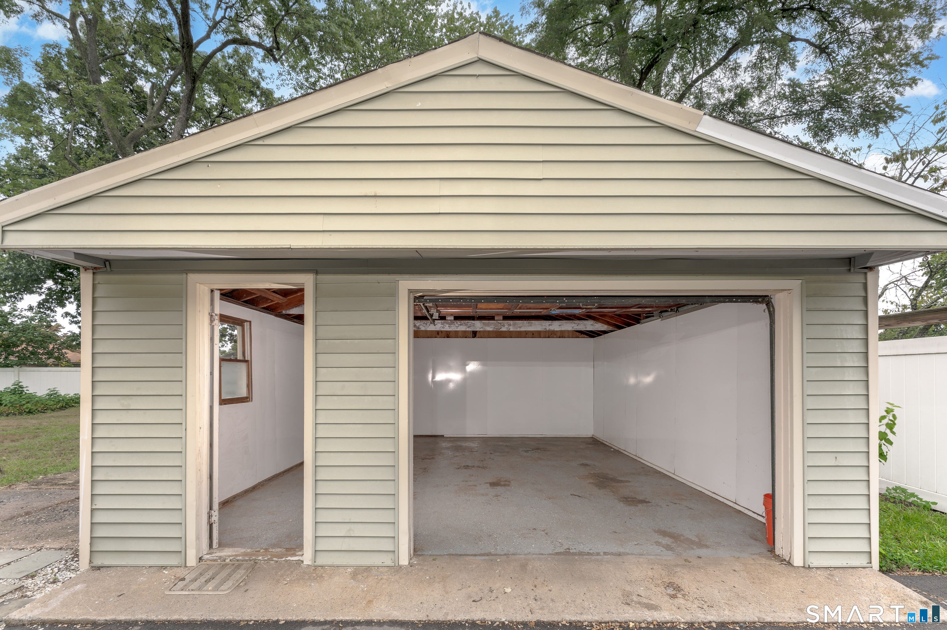 56 Greenfield Drive photo 32